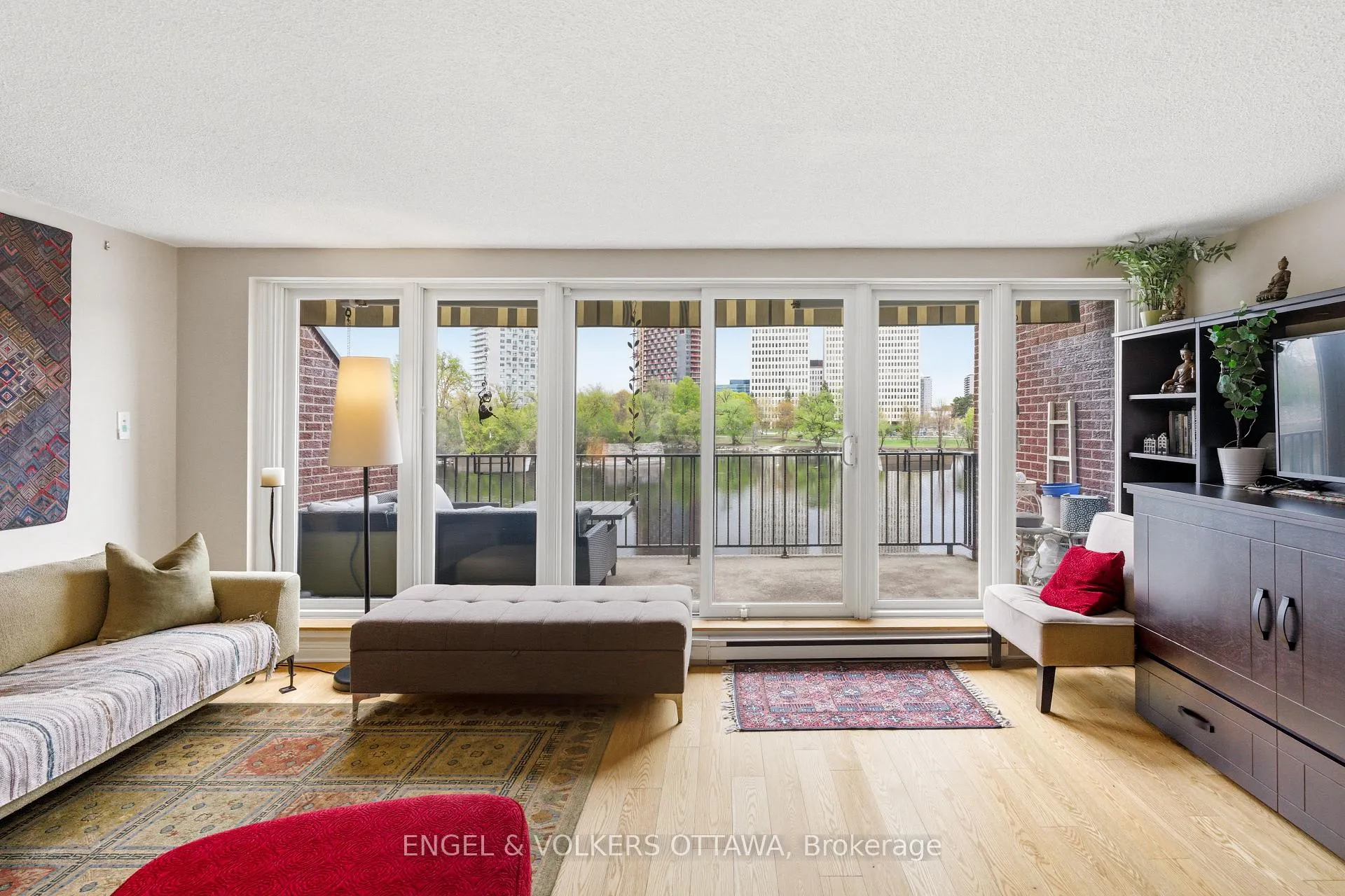 Photo 4 of Unit 103, 555 Wilbrod Street, Ottawa, Sandy Hill — HOMEH