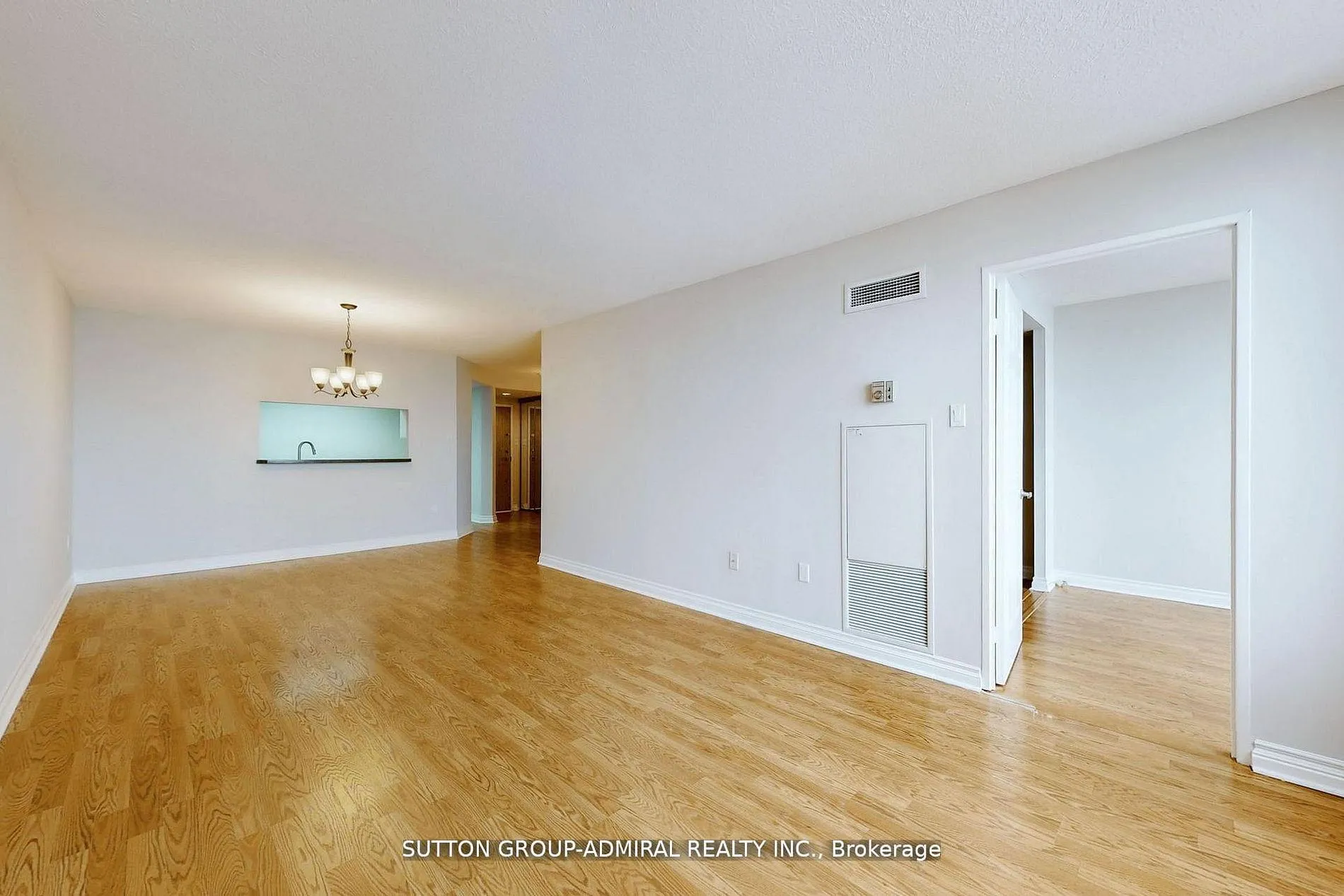 Photo 7 of Unit 1107, 7601 Bathurst Street, Vaughan, Crestwood-Springfarm-Yorkhill — HOMEH