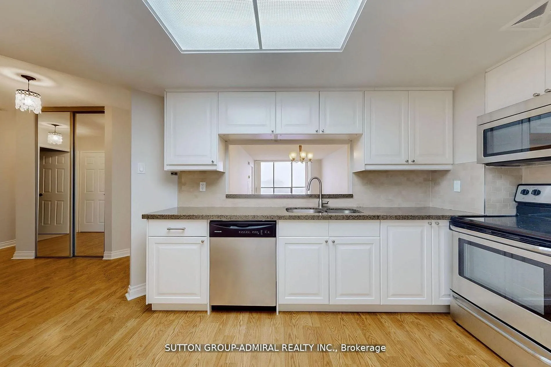 Photo 11 of Unit 1107, 7601 Bathurst Street, Vaughan, Crestwood-Springfarm-Yorkhill — HOMEH