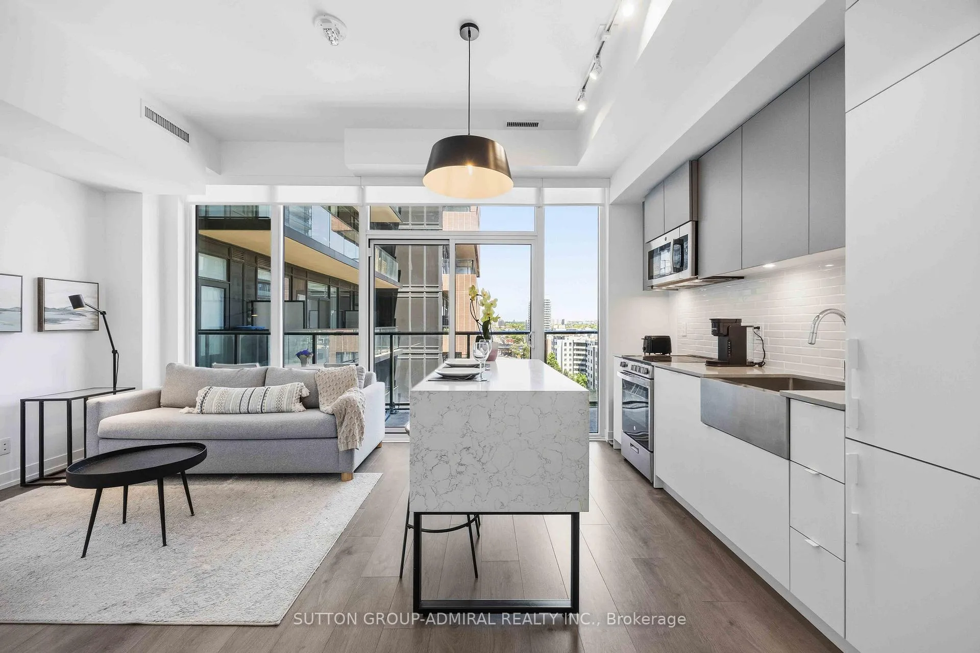 Photo 5 of Unit 902, 270 Dufferin Street, Toronto, South Parkdale — HOMEH