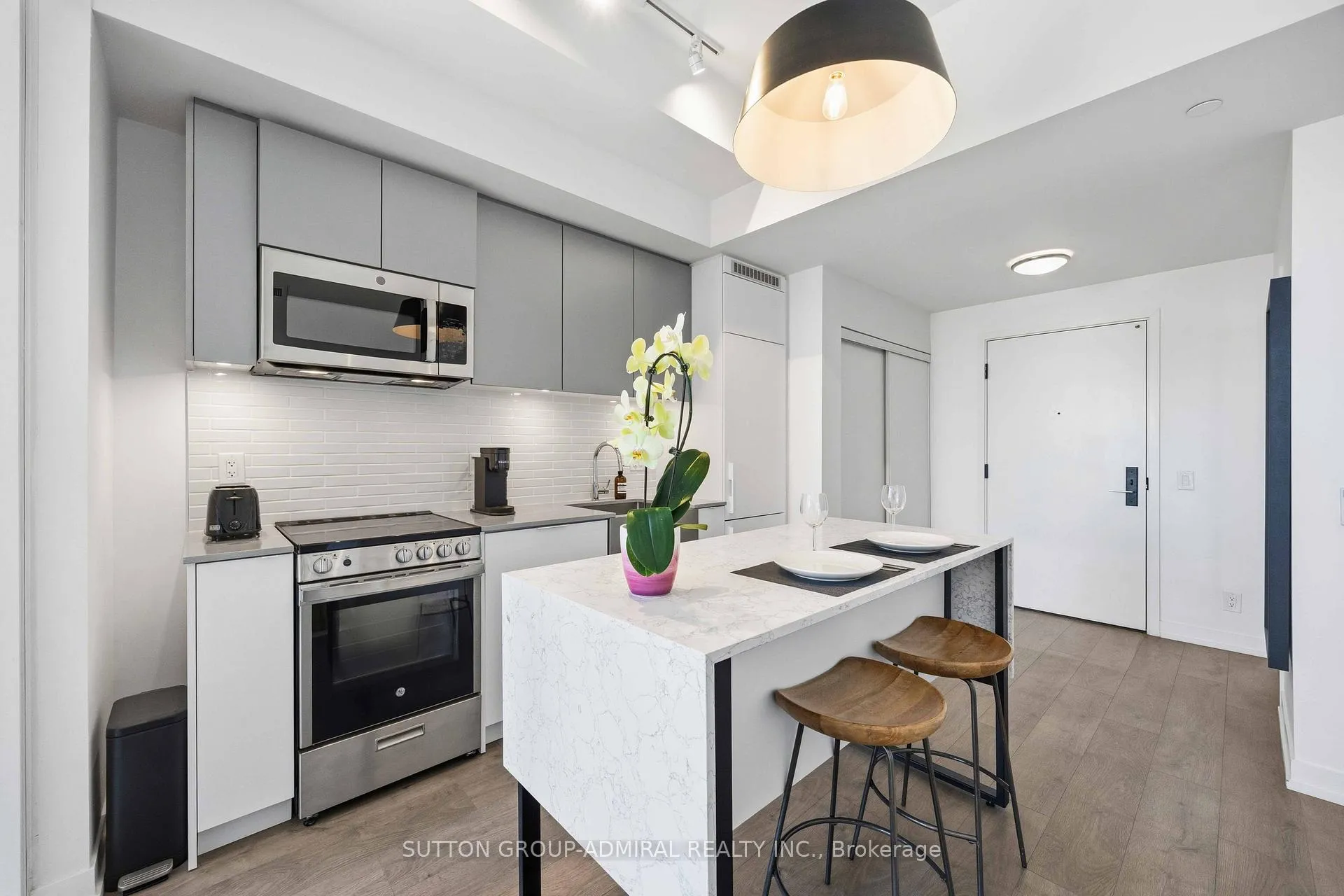 Photo 7 of Unit 902, 270 Dufferin Street, Toronto, South Parkdale — HOMEH
