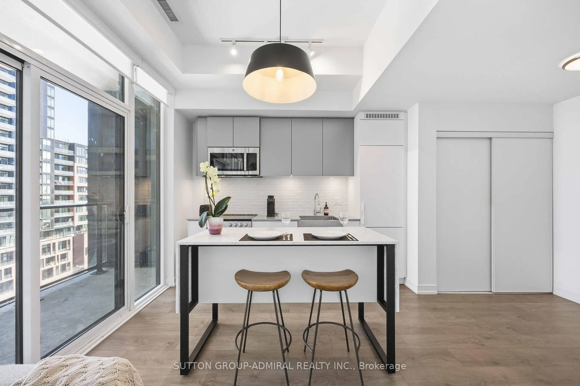 Photo 10 of Unit 902, 270 Dufferin Street, Toronto, South Parkdale — HOMEH