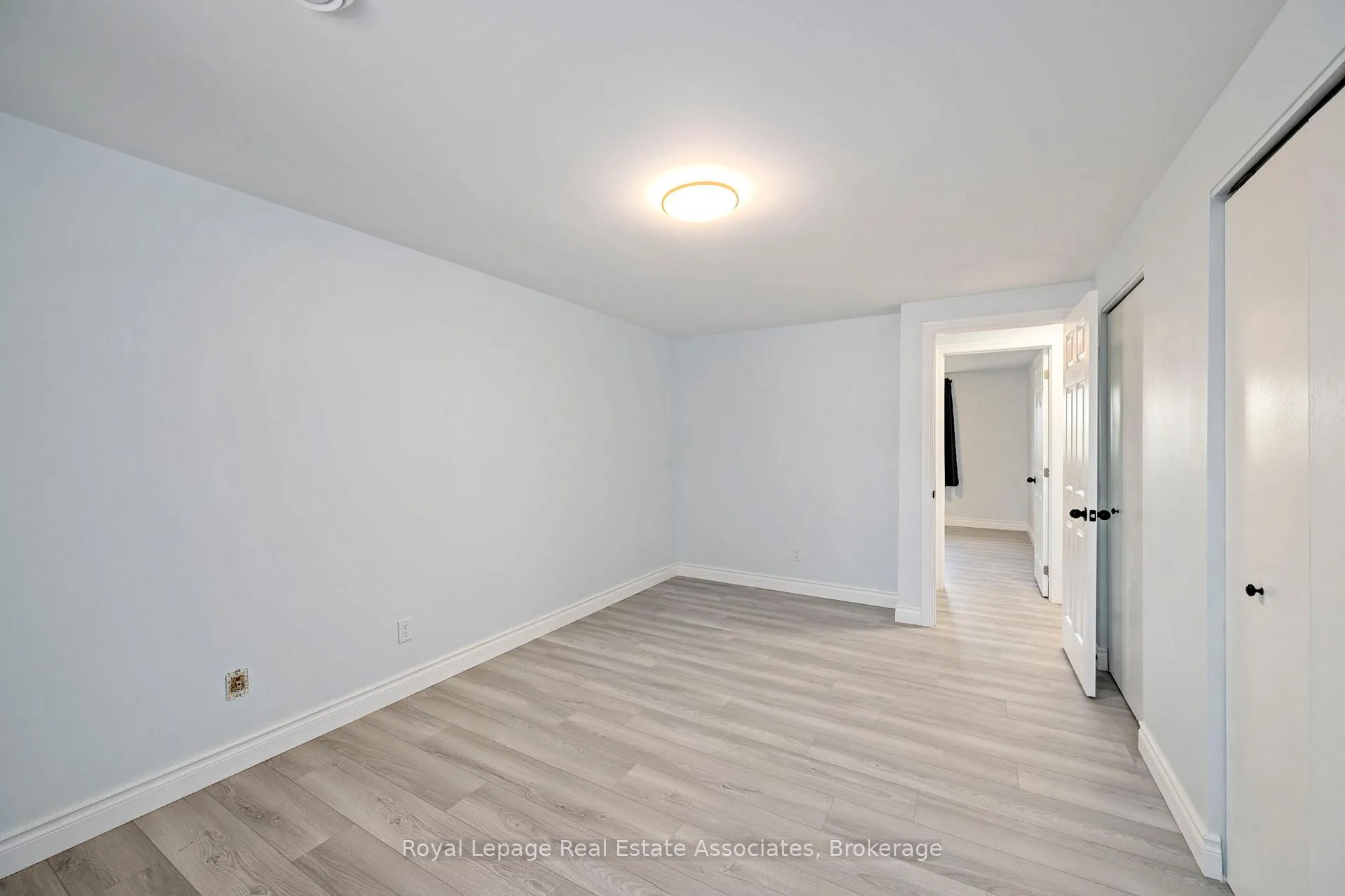 Photo 27 of 160 Conway Drive, London, South X — HOMEH