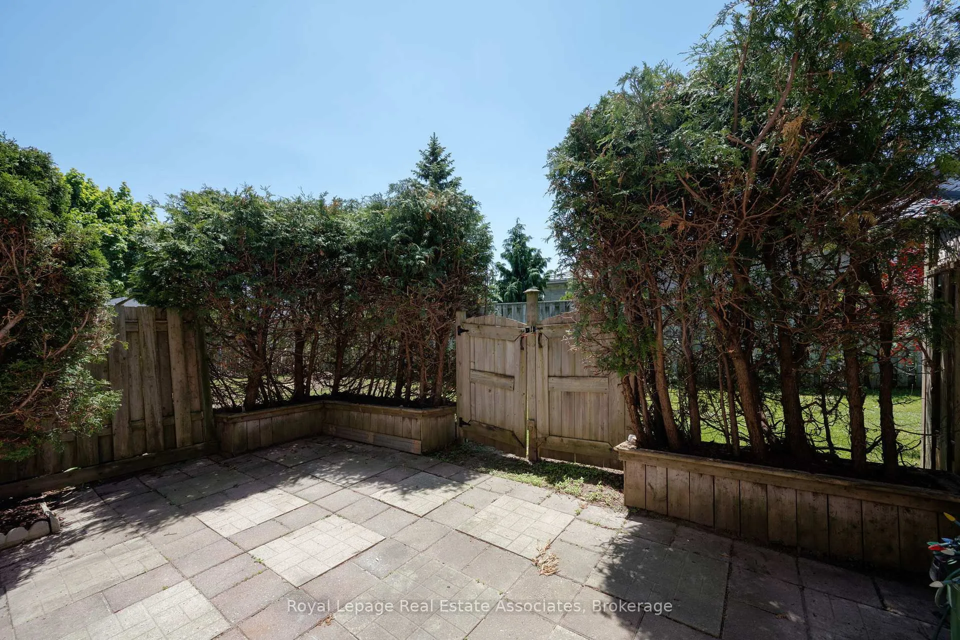 Photo 28 of 160 Conway Drive, London, South X — HOMEH