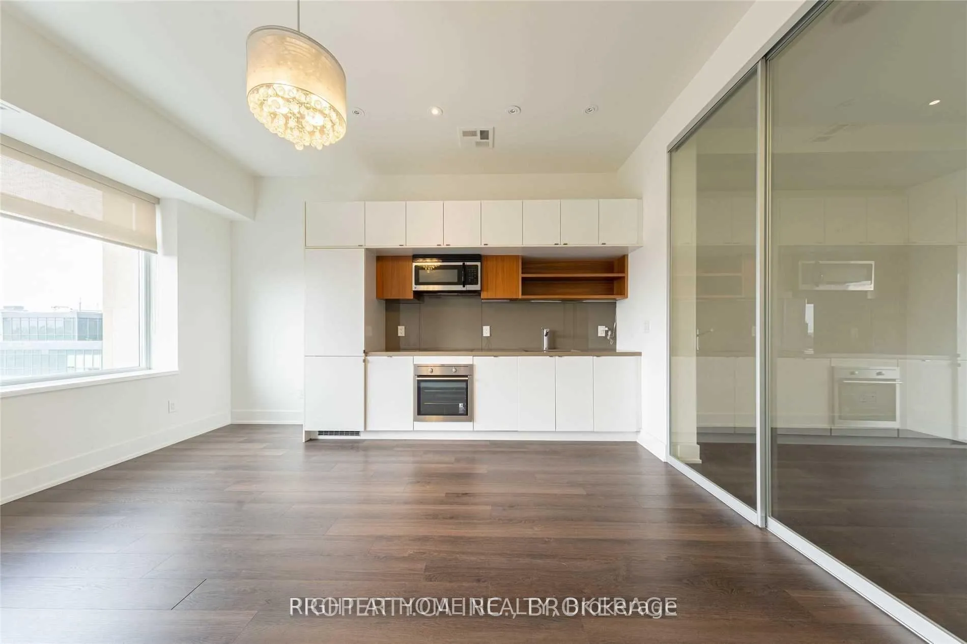 Photo 2 of Unit 1023, 111 St Clair Avenue W, Toronto, Yonge-St. Clair — HOMEH