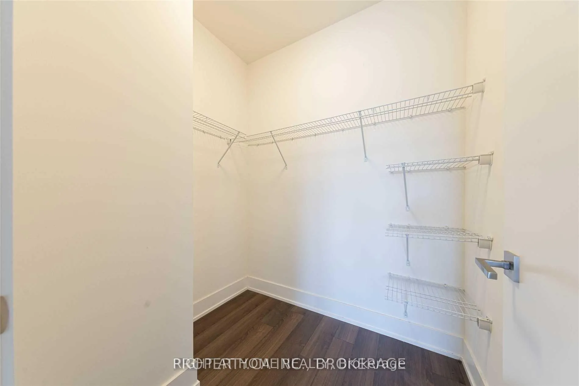 Photo 6 of Unit 1023, 111 St Clair Avenue W, Toronto, Yonge-St. Clair — HOMEH
