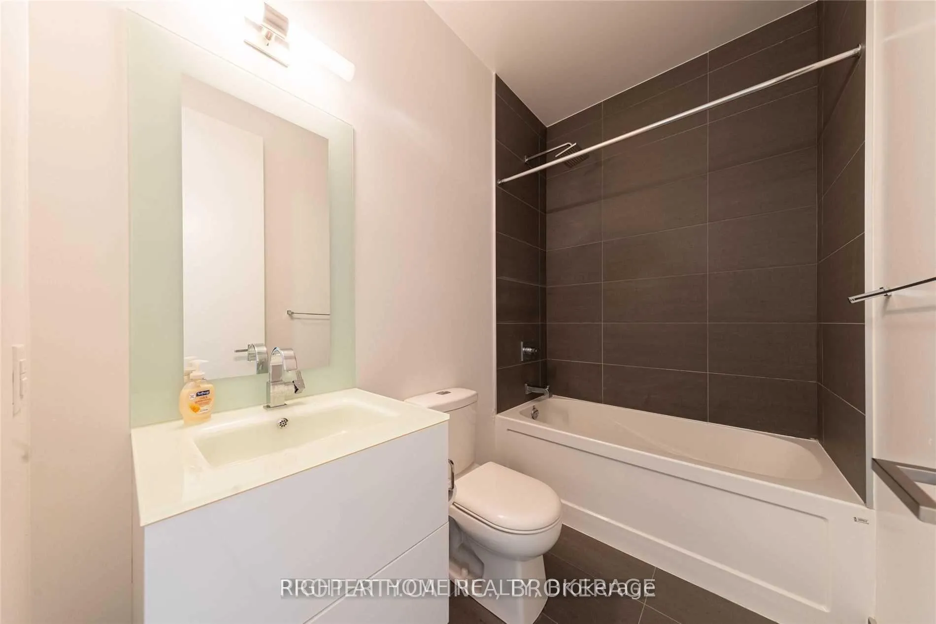 Photo 8 of Unit 1023, 111 St Clair Avenue W, Toronto, Yonge-St. Clair — HOMEH