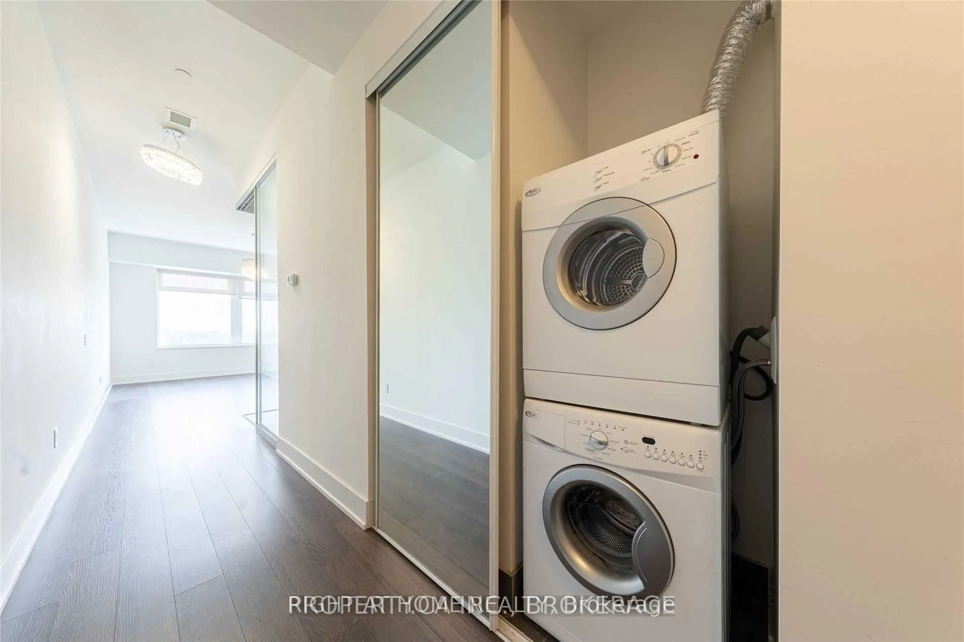 Photo 9 of Unit 1023, 111 St Clair Avenue W, Toronto, Yonge-St. Clair — HOMEH