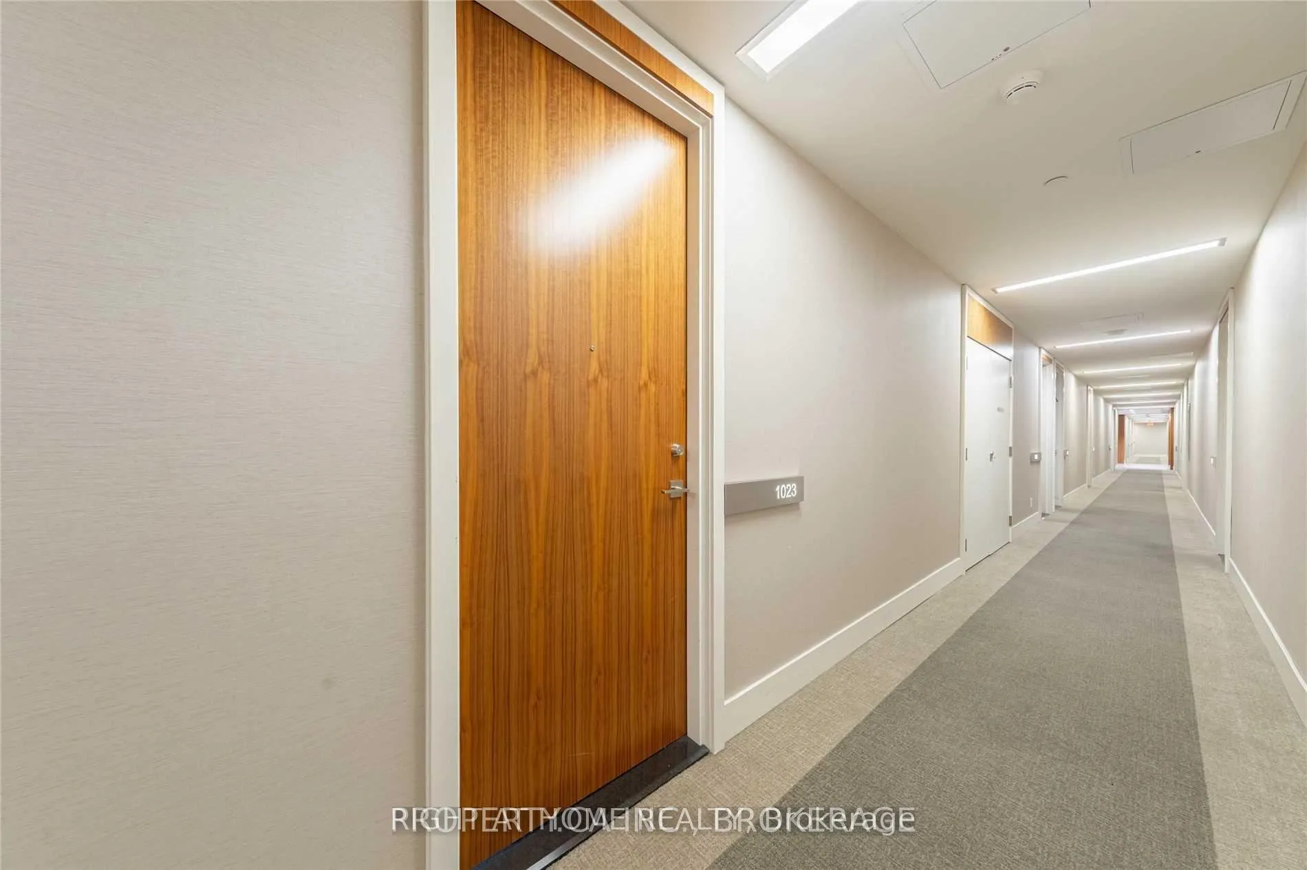 Photo 10 of Unit 1023, 111 St Clair Avenue W, Toronto, Yonge-St. Clair — HOMEH