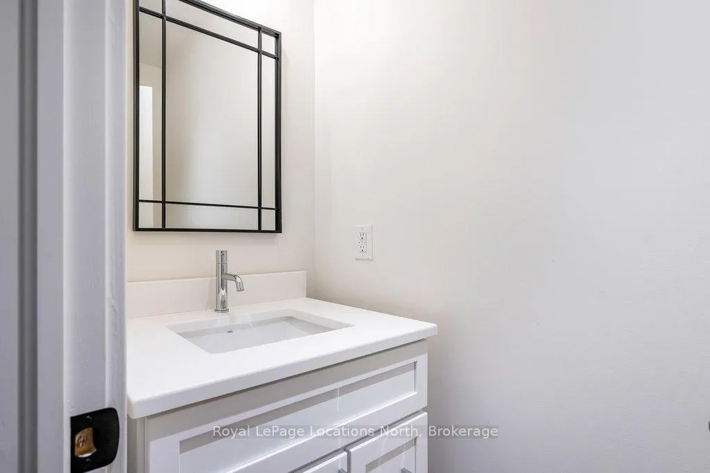 Photo 21 of Unit 1, 20 Alice Street E, Blue Mountains — HOMEH