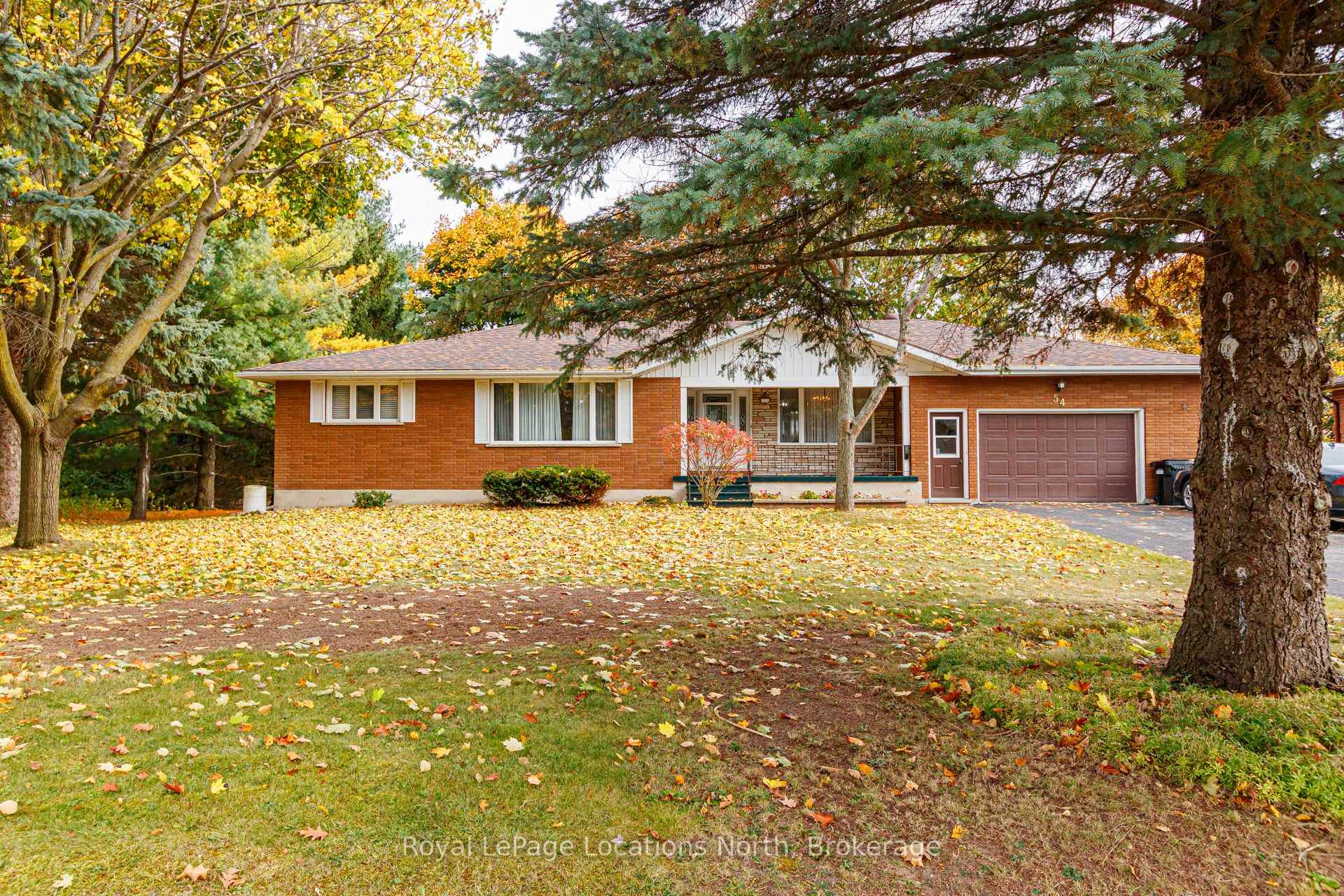 Photo 1 of 54 Townley Street, Clearview, Nottawa — HOMEH