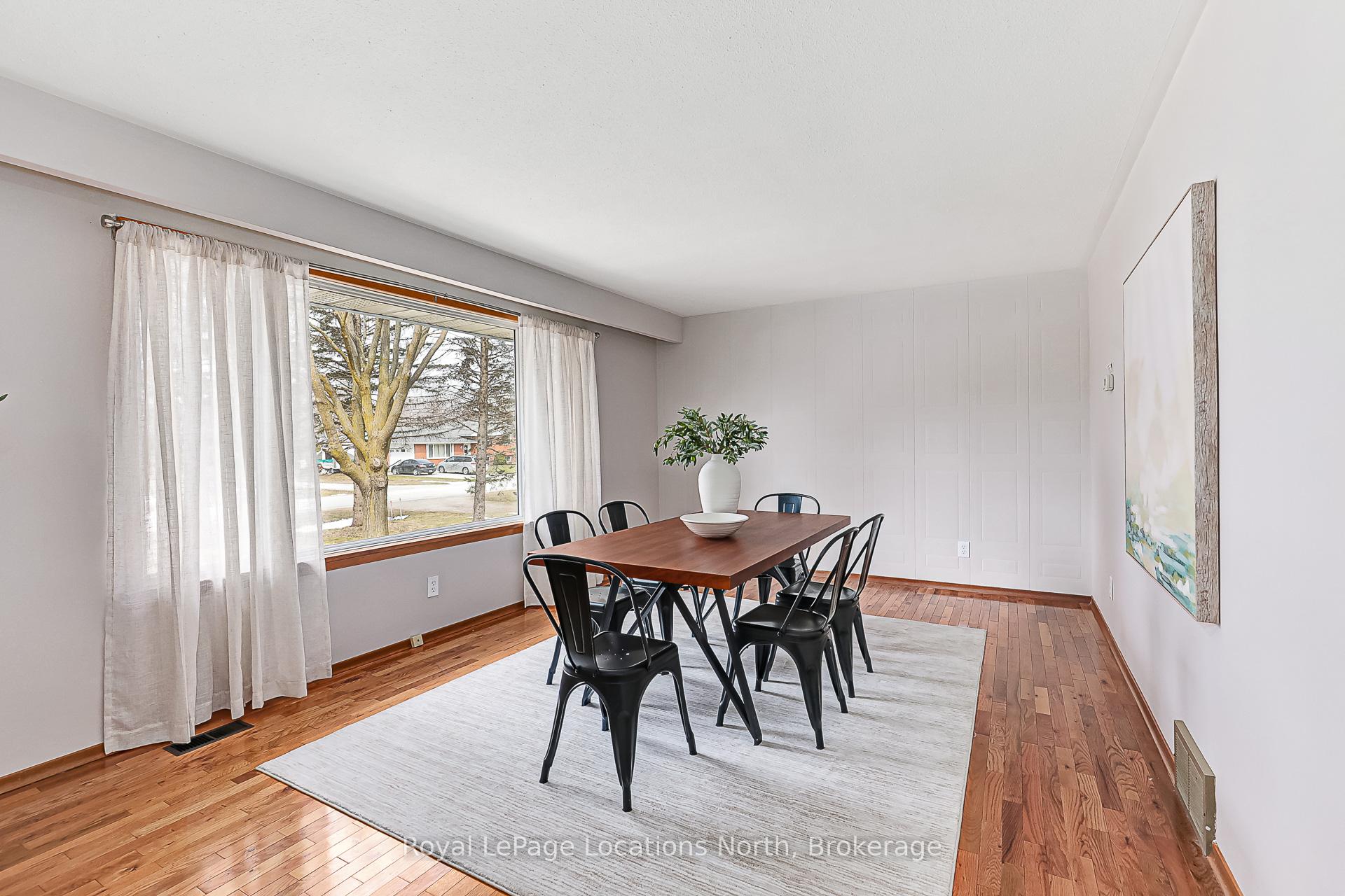 Photo 3 of 54 Townley Street, Clearview, Nottawa — HOMEH