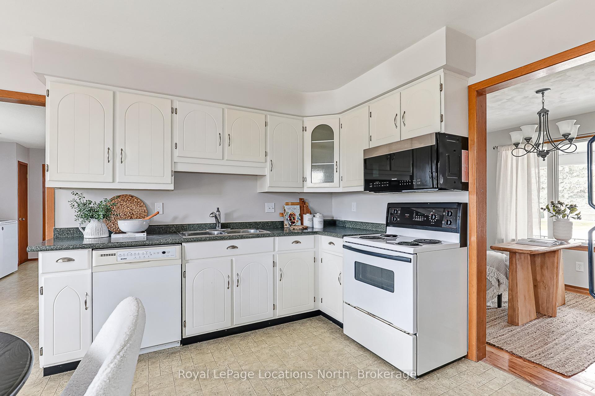 Photo 7 of 54 Townley Street, Clearview, Nottawa — HOMEH