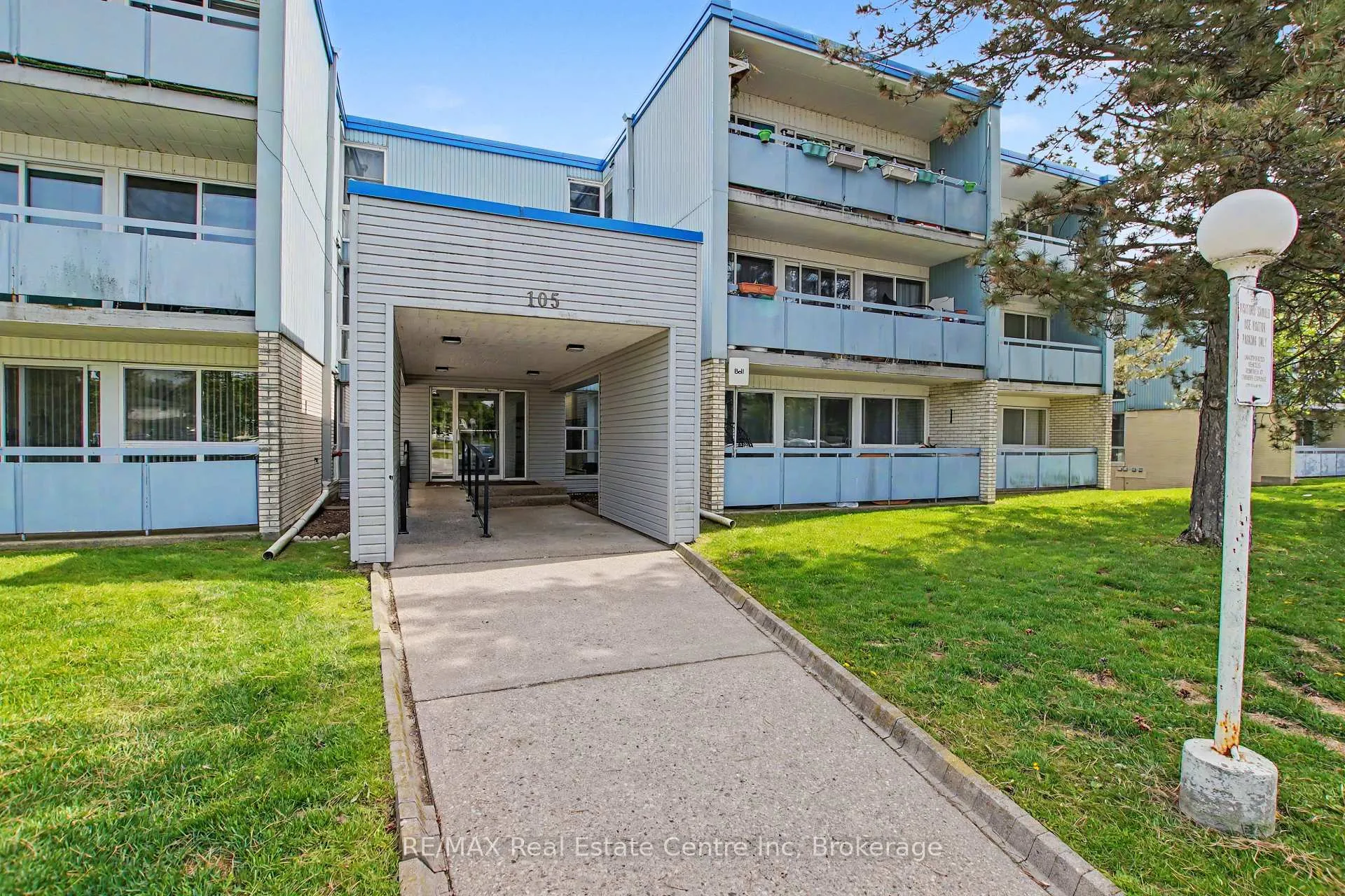 Photo 1 of Unit 412, 105 Conroy Crescent, Guelph, Dovercliffe Park/Old University — HOMEH