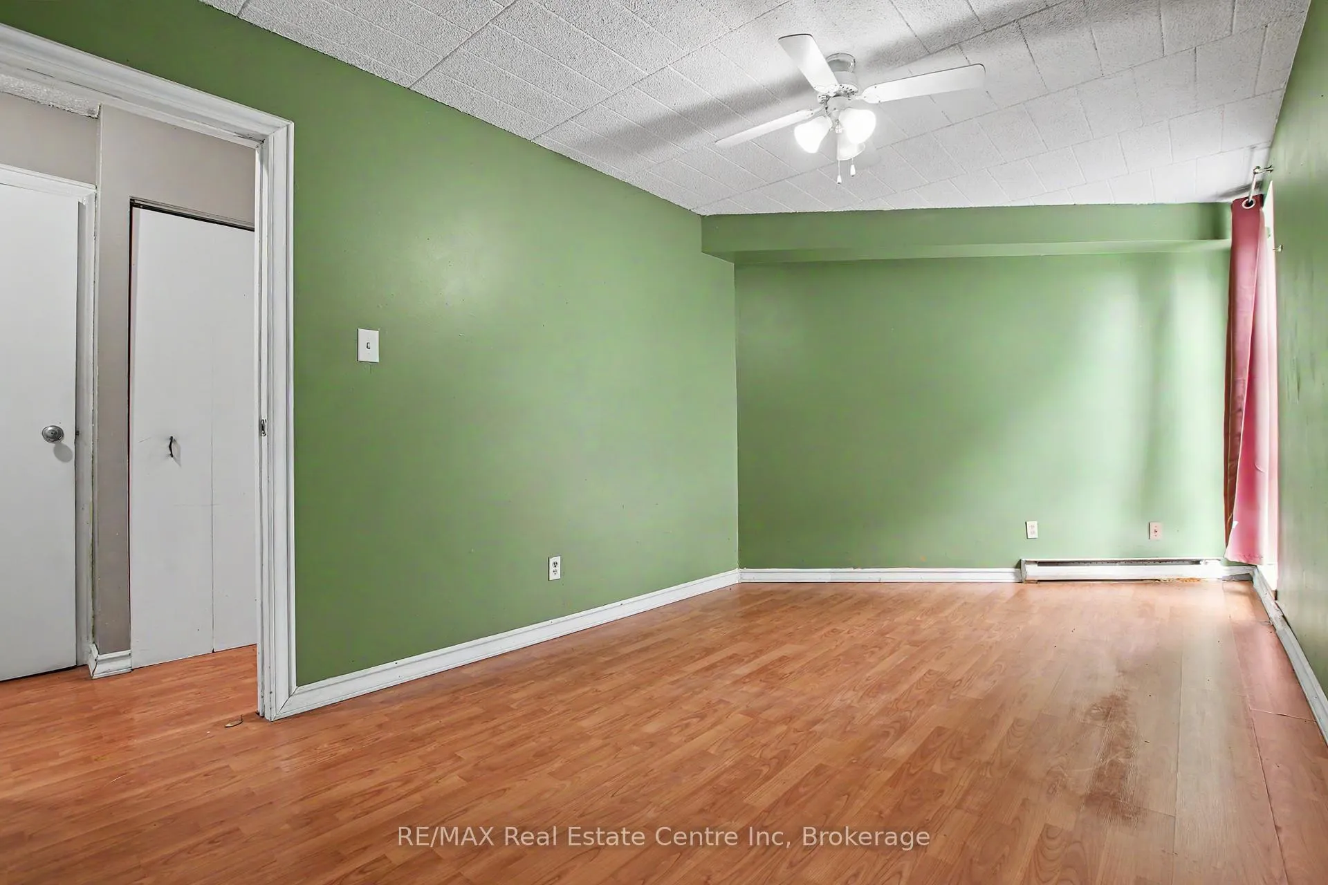 Photo 9 of Unit 412, 105 Conroy Crescent, Guelph, Dovercliffe Park/Old University — HOMEH