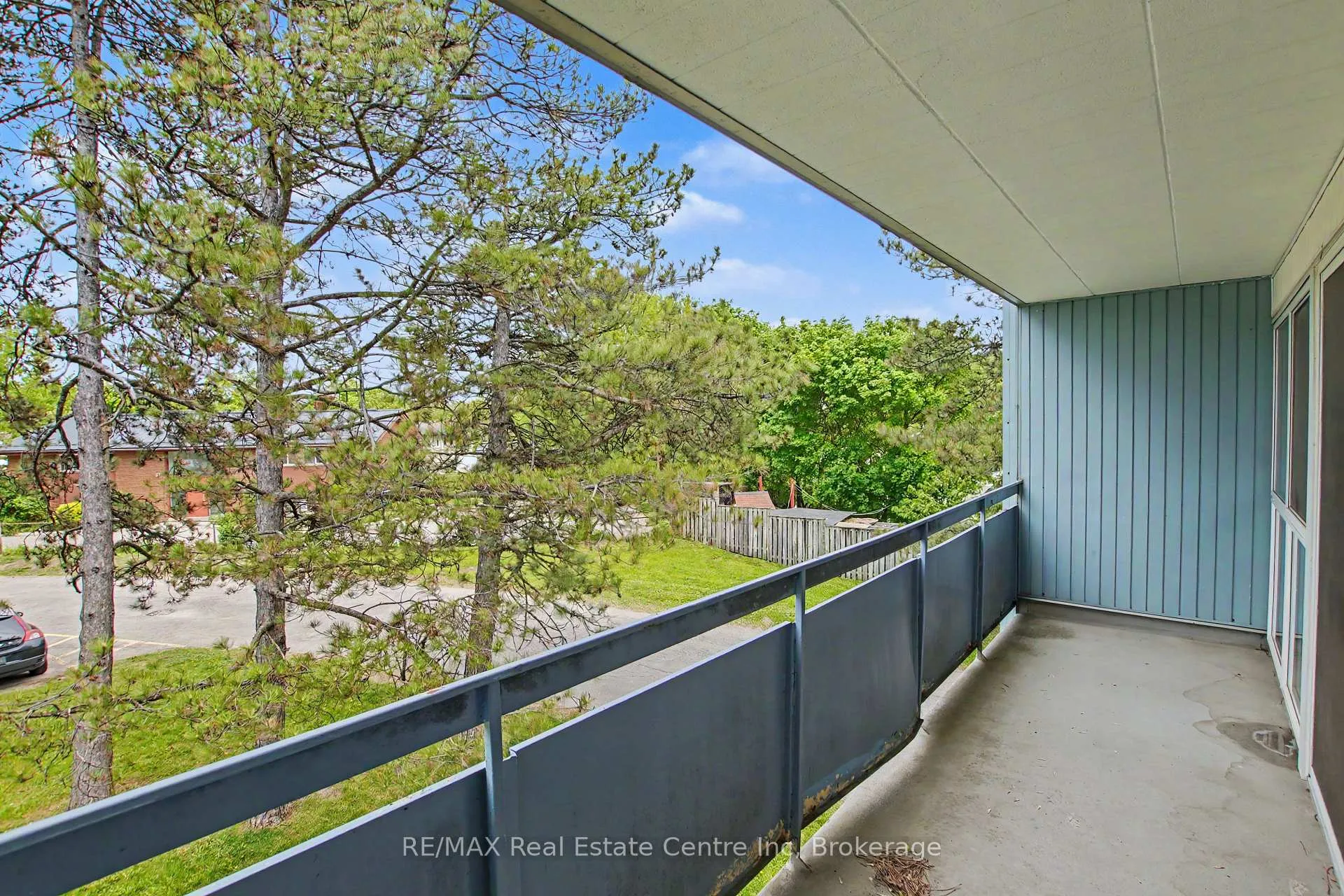 Photo 11 of Unit 412, 105 Conroy Crescent, Guelph, Dovercliffe Park/Old University — HOMEH