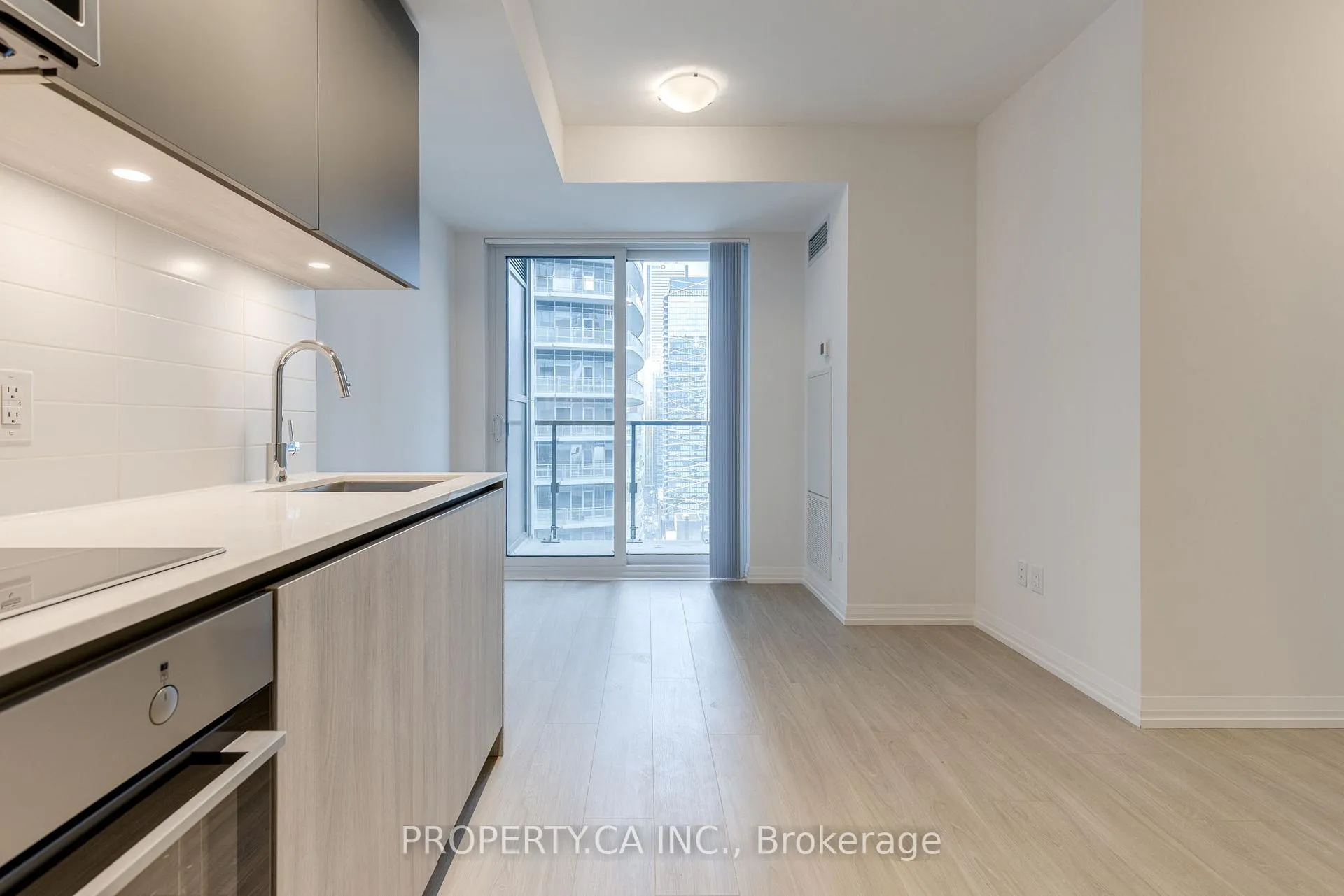 Photo 8 of Unit 2709, 8 Widmer Street, Toronto, Waterfront Communities — HOMEH