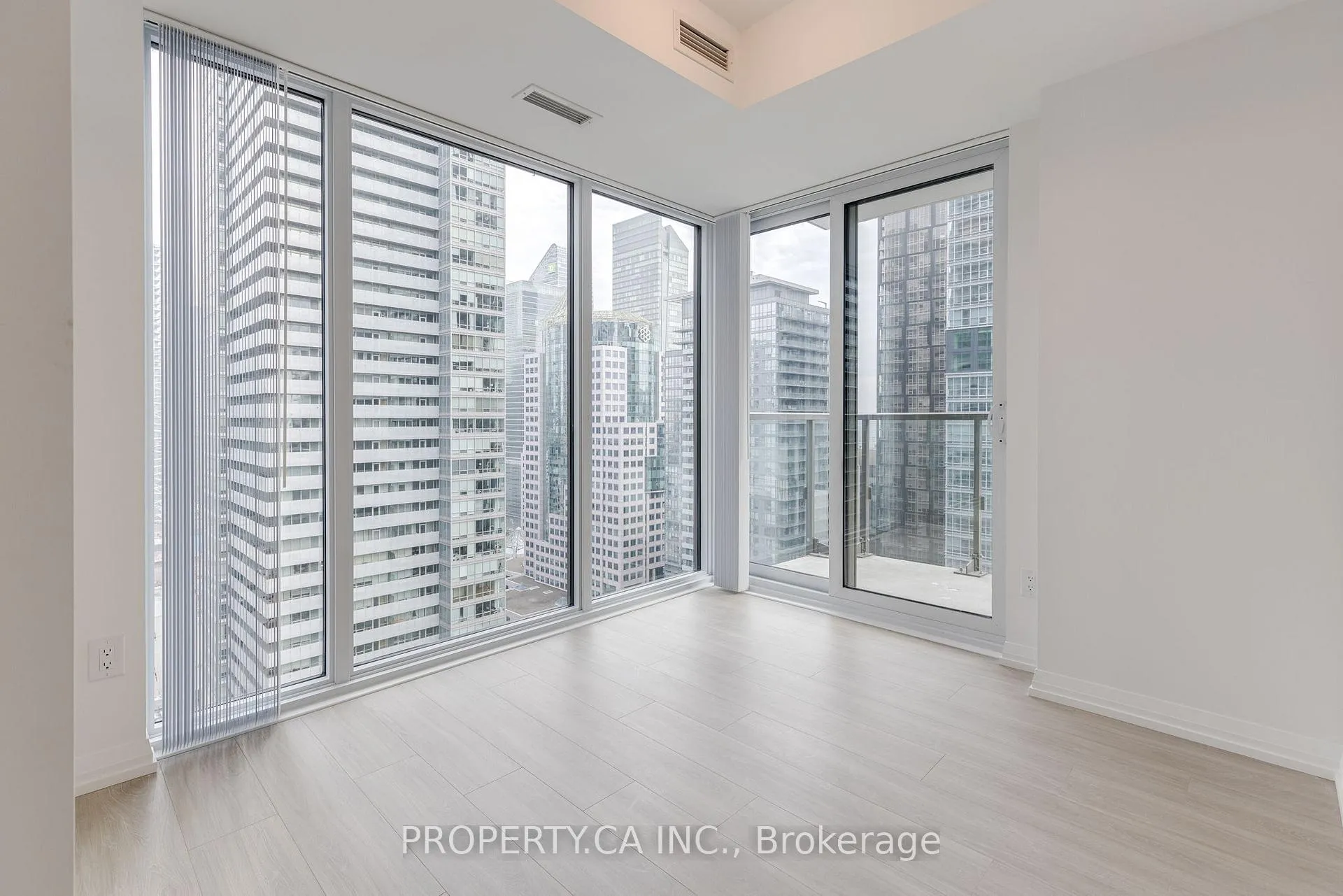 Photo 15 of Unit 2709, 8 Widmer Street, Toronto, Waterfront Communities — HOMEH