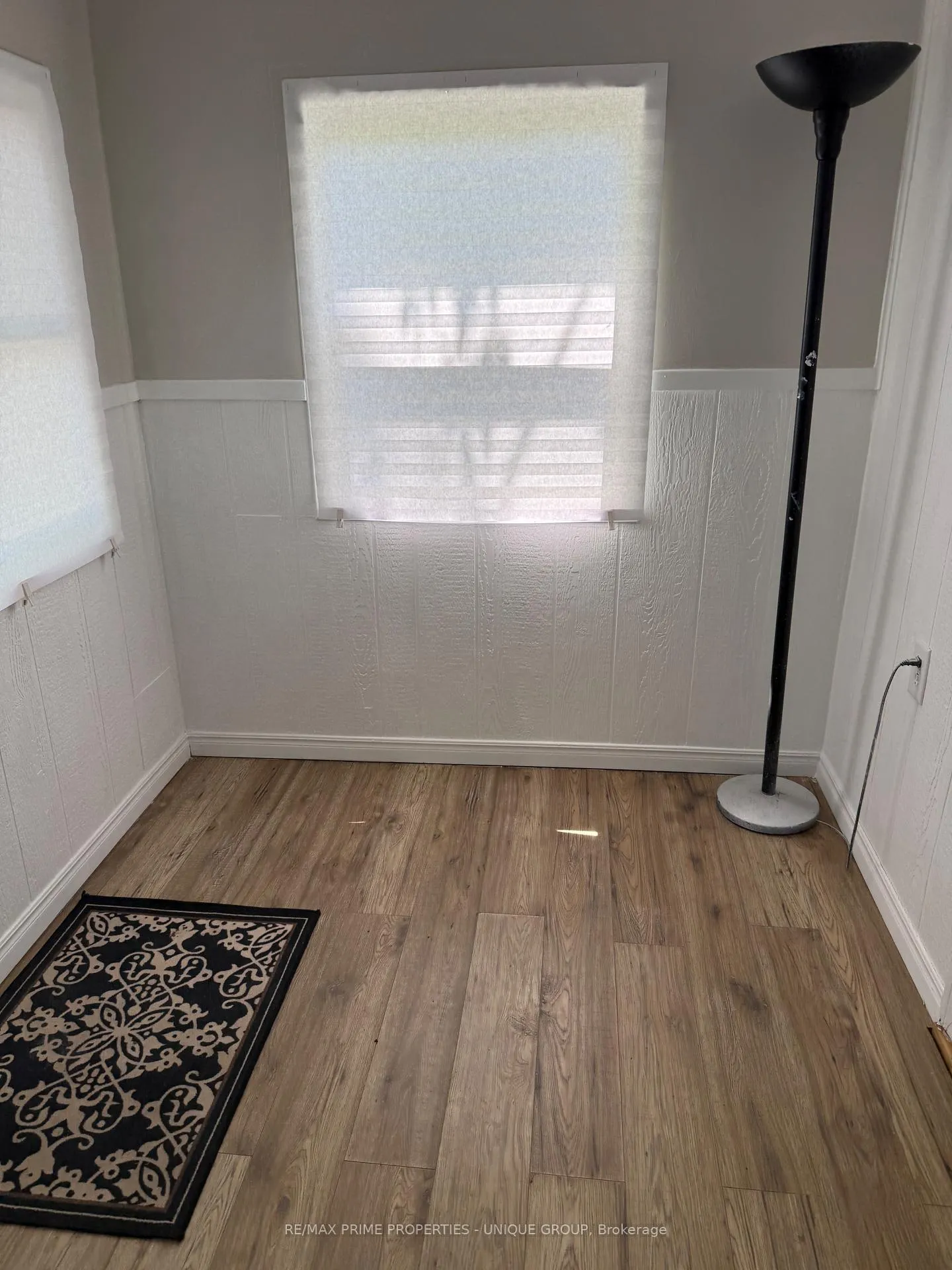 Photo 9 of 117 Walnut Avenue S, Sarnia — HOMEH
