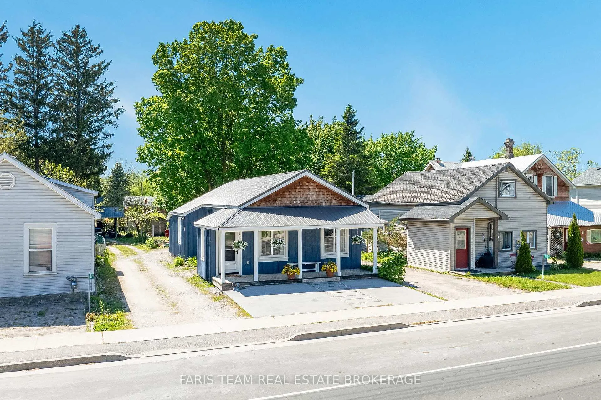 Photo 1 of 4182 County Road 124, Clearview, Nottawa — HOMEH