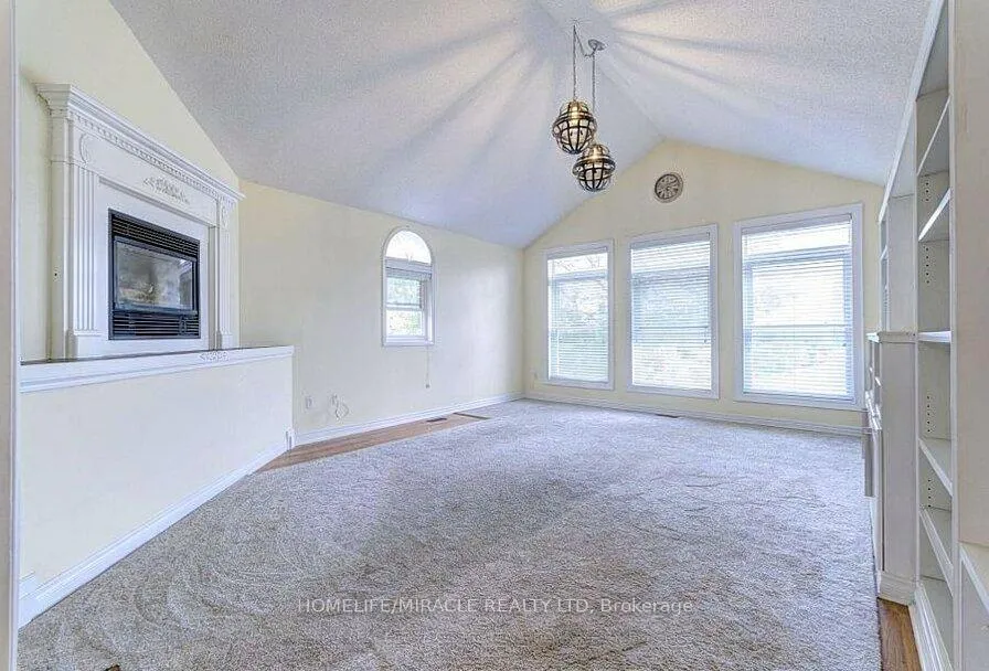 Photo 9 of 45 Sunley Crescent, Brampton, Fletcher's West — HOMEH