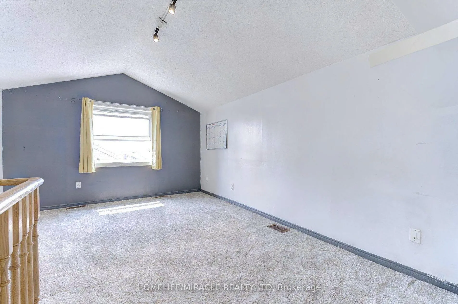 Photo 17 of 45 Sunley Crescent, Brampton, Fletcher's West — HOMEH
