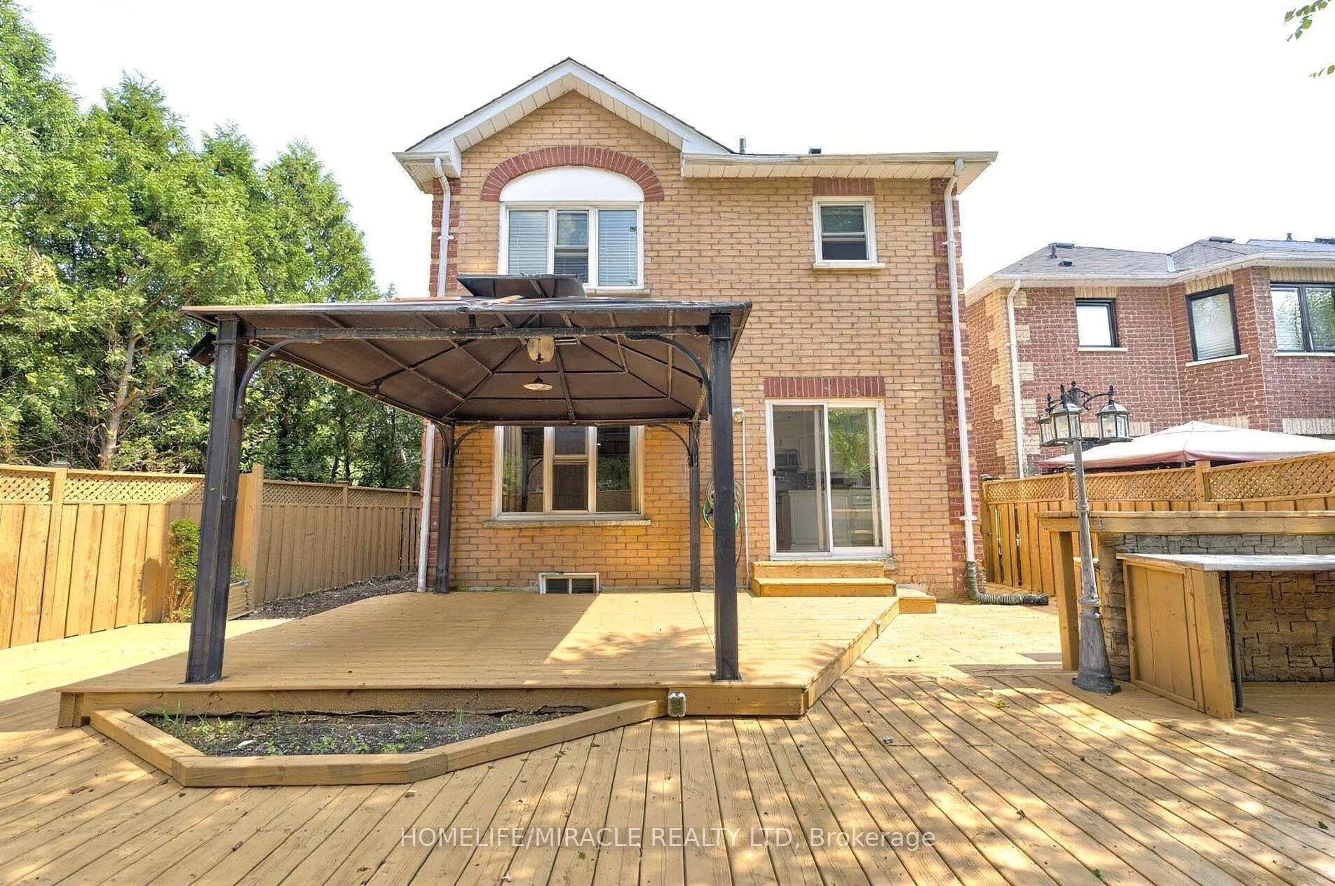 Photo 19 of 45 Sunley Crescent, Brampton, Fletcher's West — HOMEH