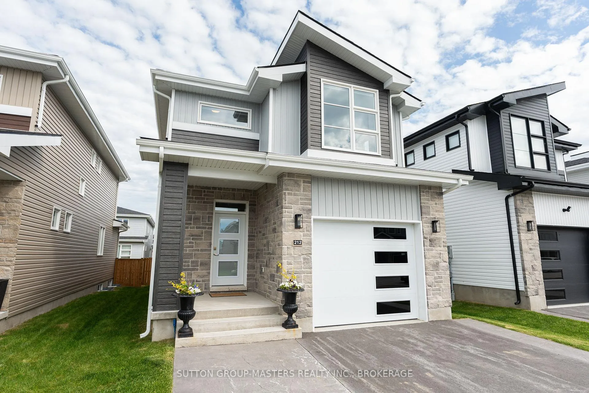 Photo 1 of 212 Superior Drive, Loyalist, Amherstview — HOMEH