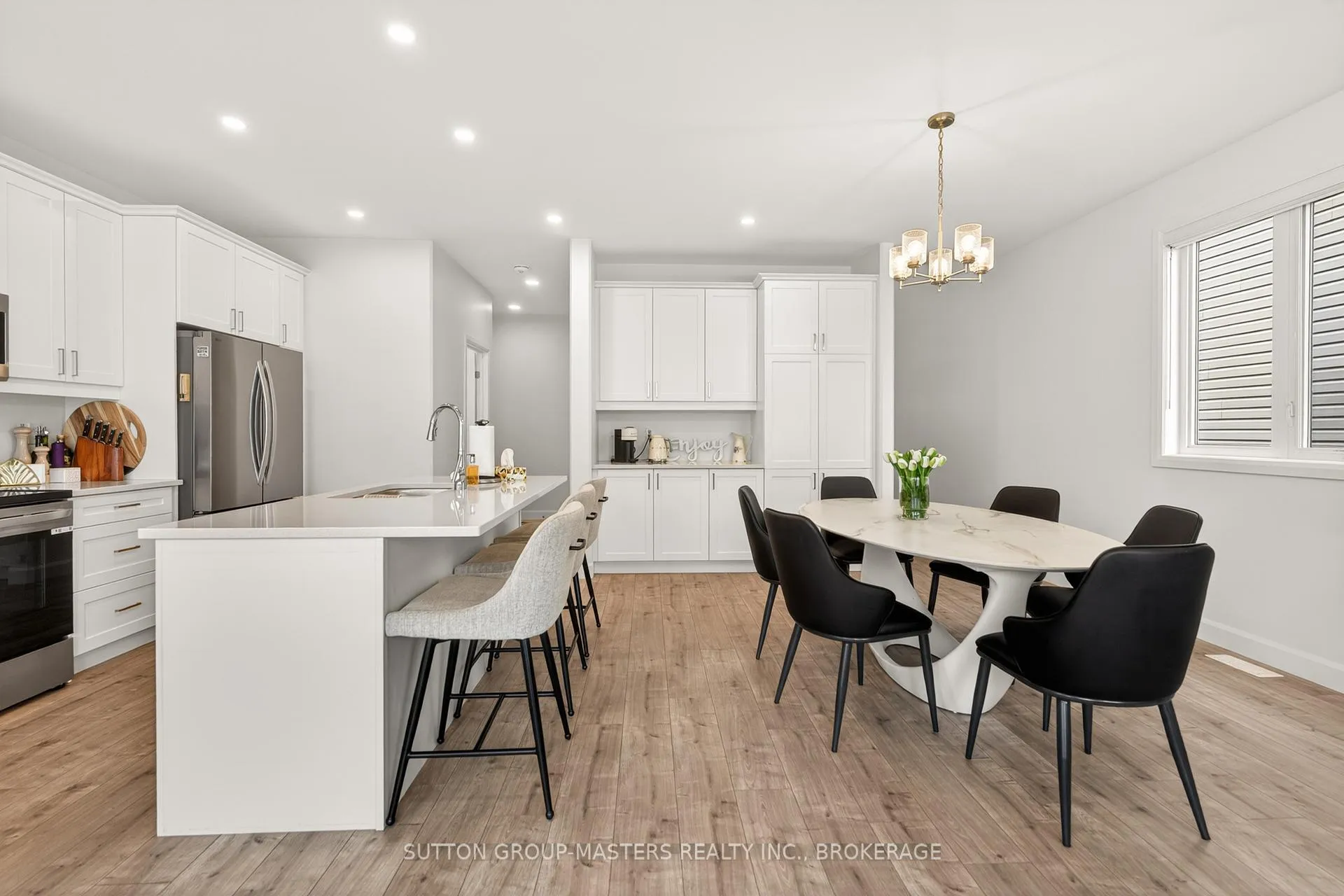 Photo 10 of 212 Superior Drive, Loyalist, Amherstview — HOMEH