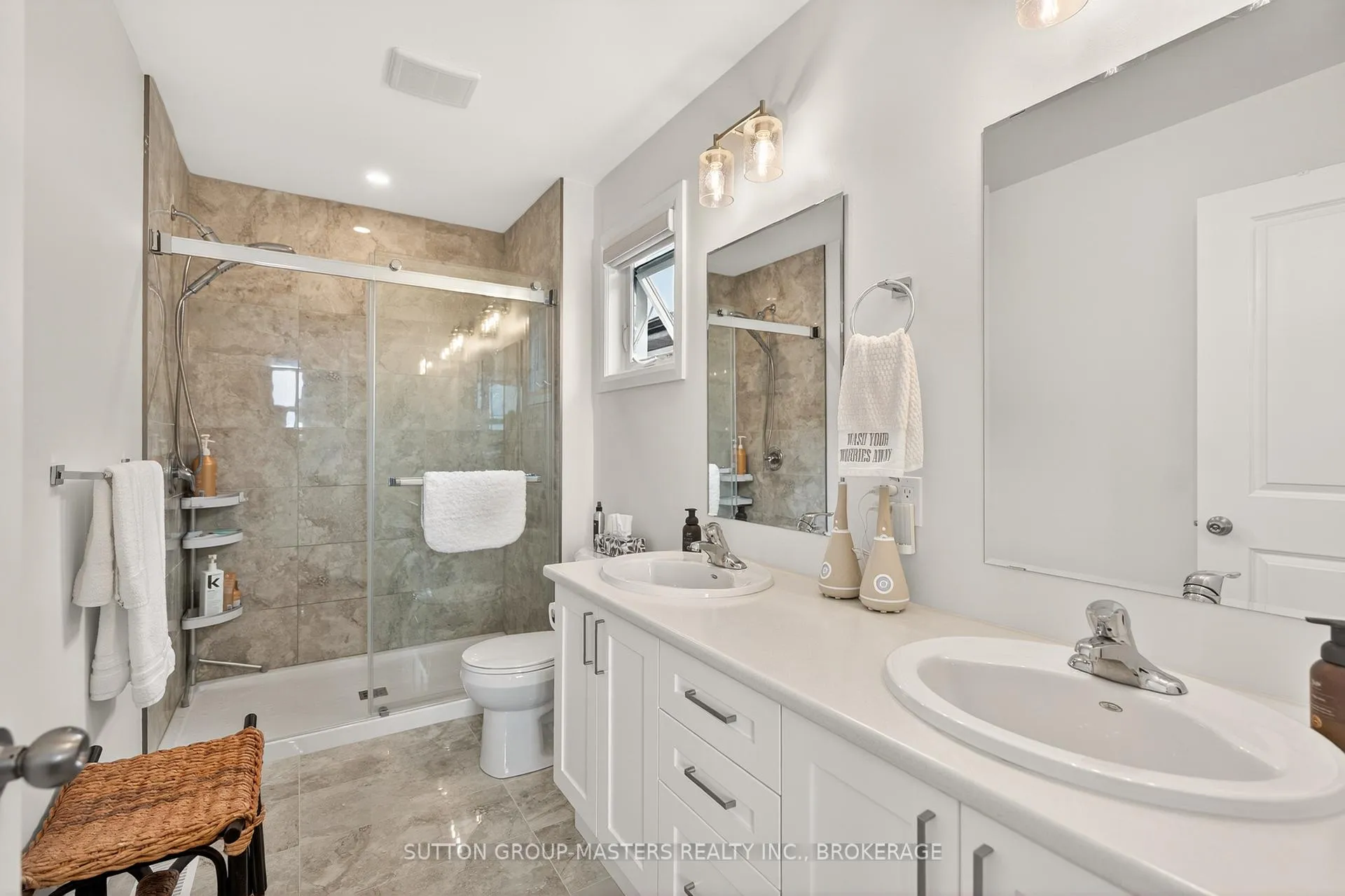 Photo 30 of 212 Superior Drive, Loyalist, Amherstview — HOMEH