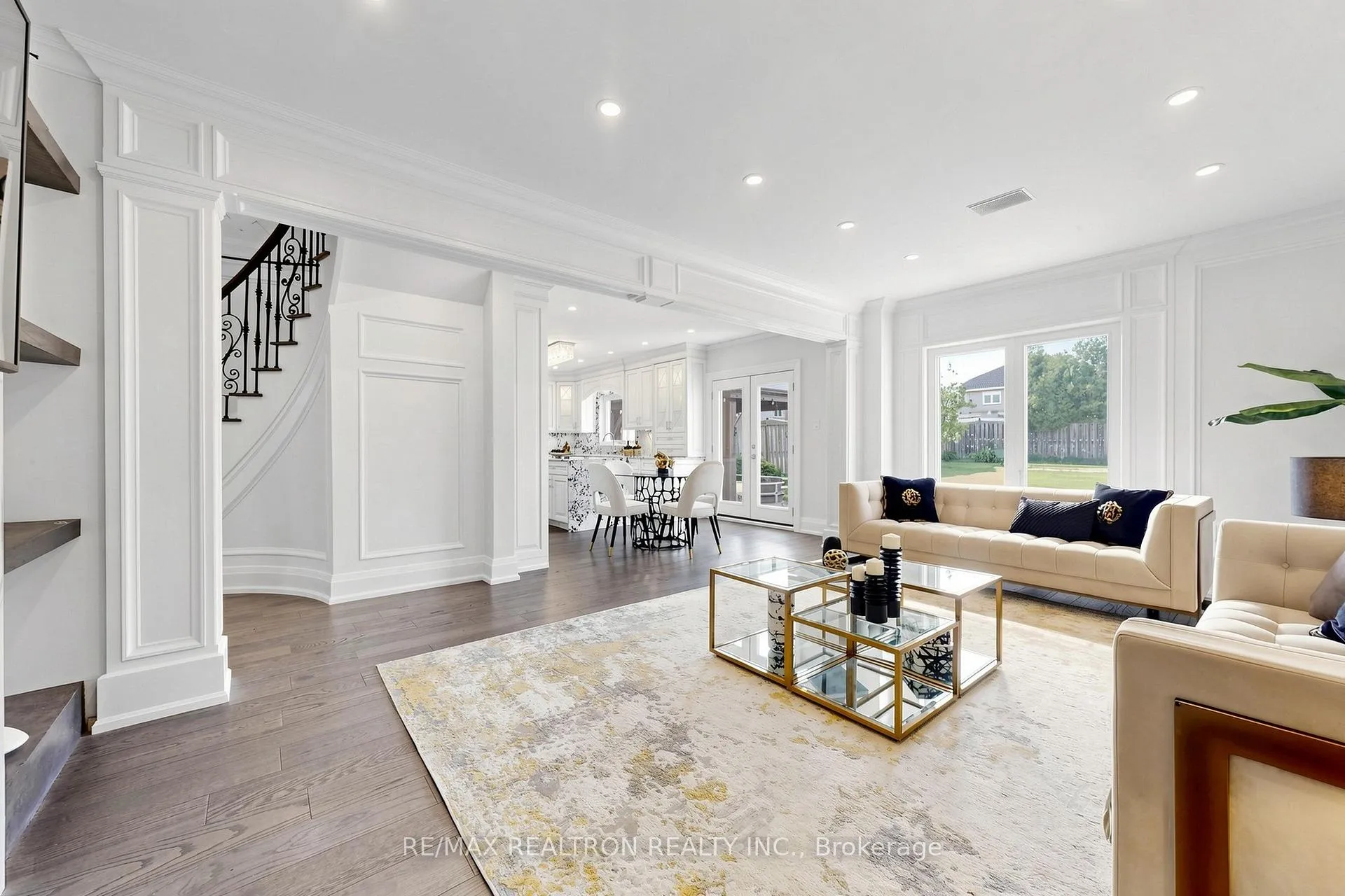 Photo 12 of 24 Drummond Drive, Vaughan, Maple — HOMEH