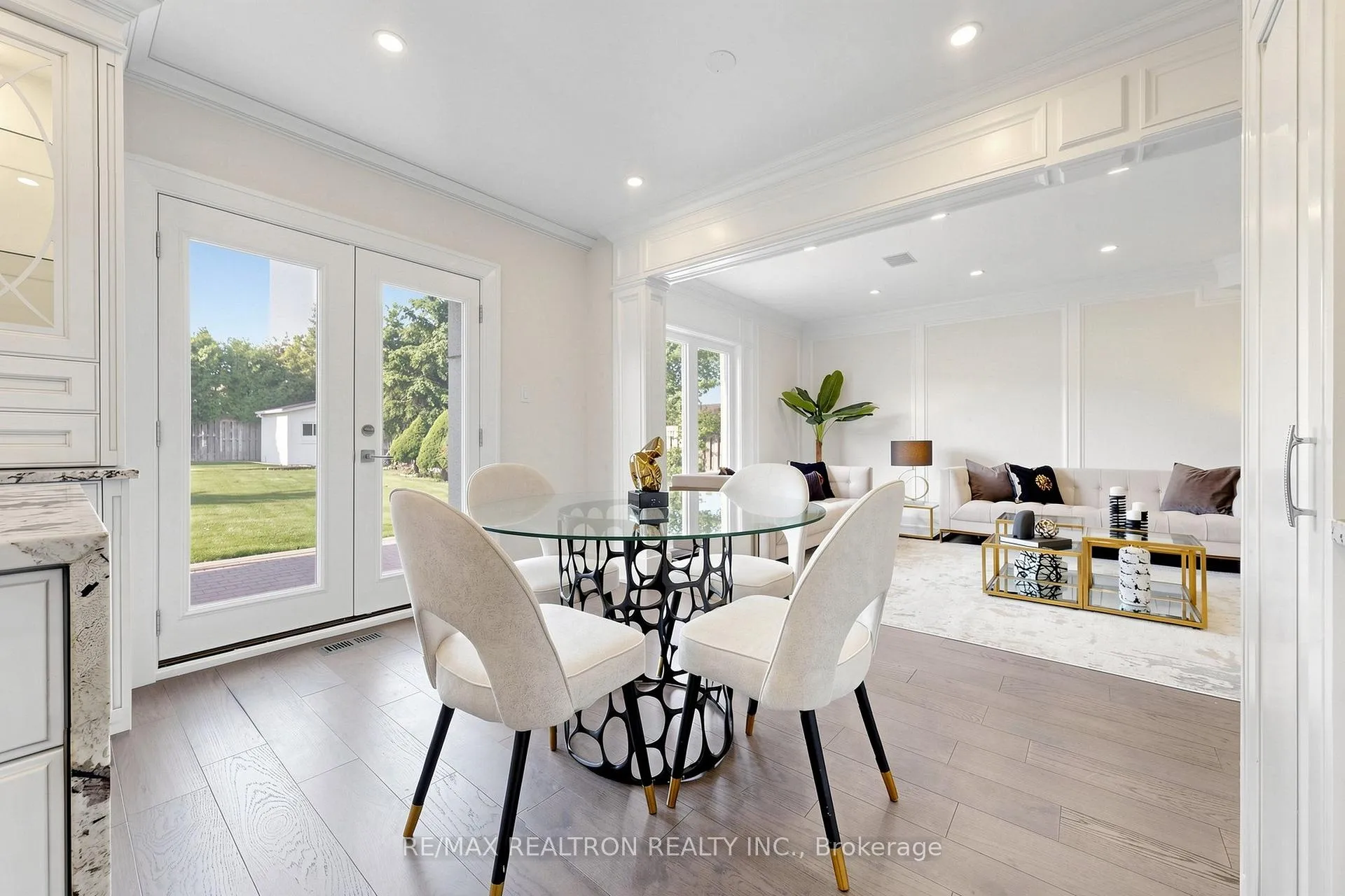 Photo 14 of 24 Drummond Drive, Vaughan, Maple — HOMEH