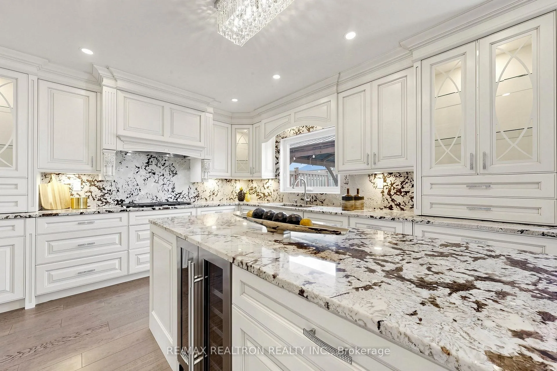 Photo 18 of 24 Drummond Drive, Vaughan, Maple — HOMEH