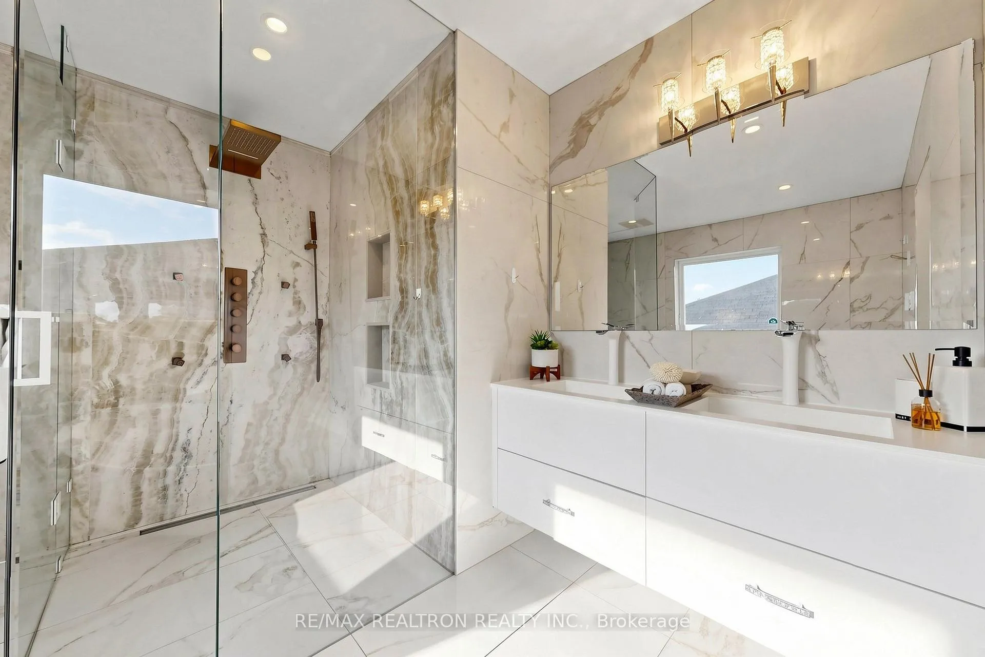 Photo 28 of 24 Drummond Drive, Vaughan, Maple — HOMEH