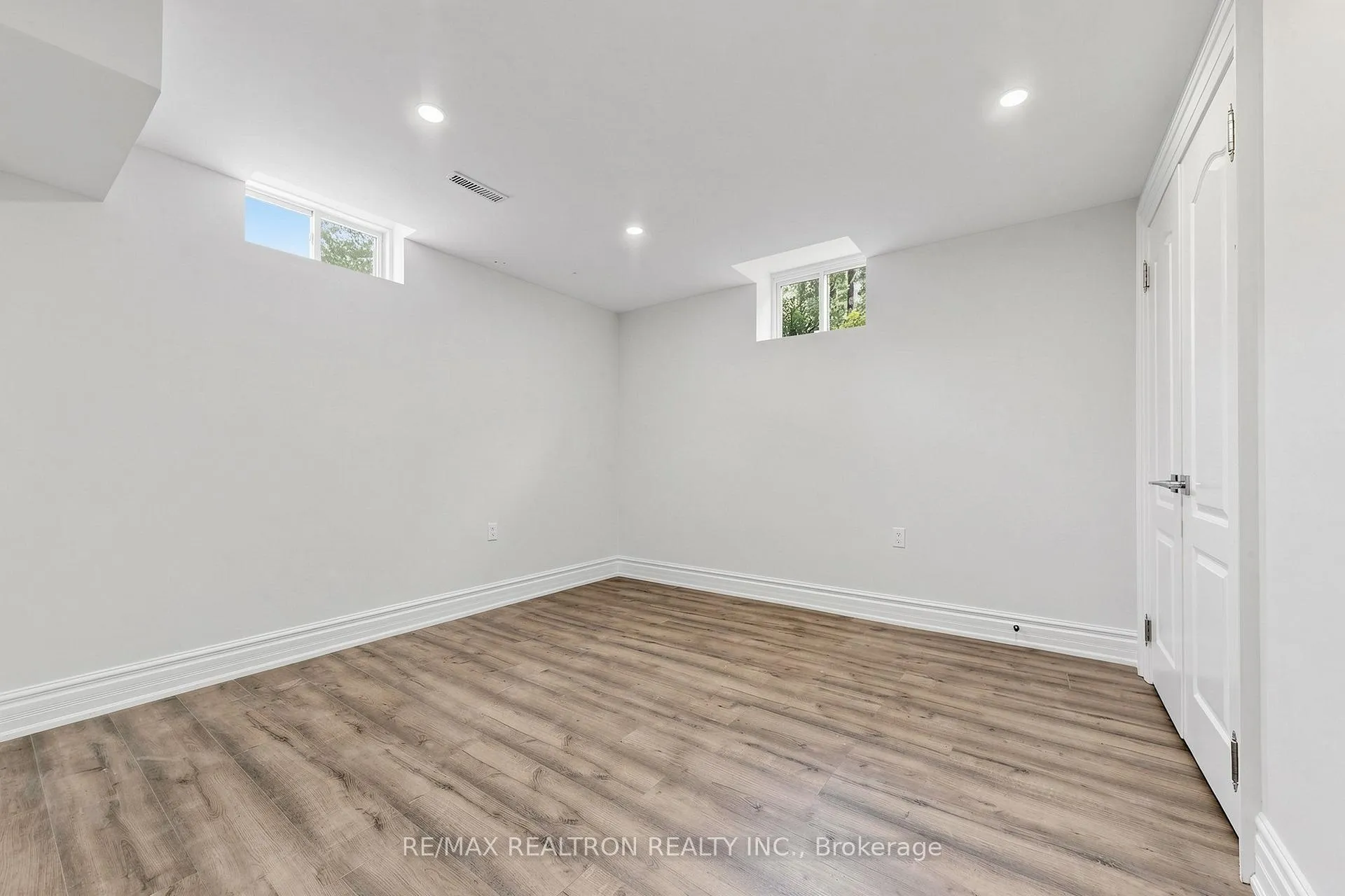 Photo 42 of 24 Drummond Drive, Vaughan, Maple — HOMEH