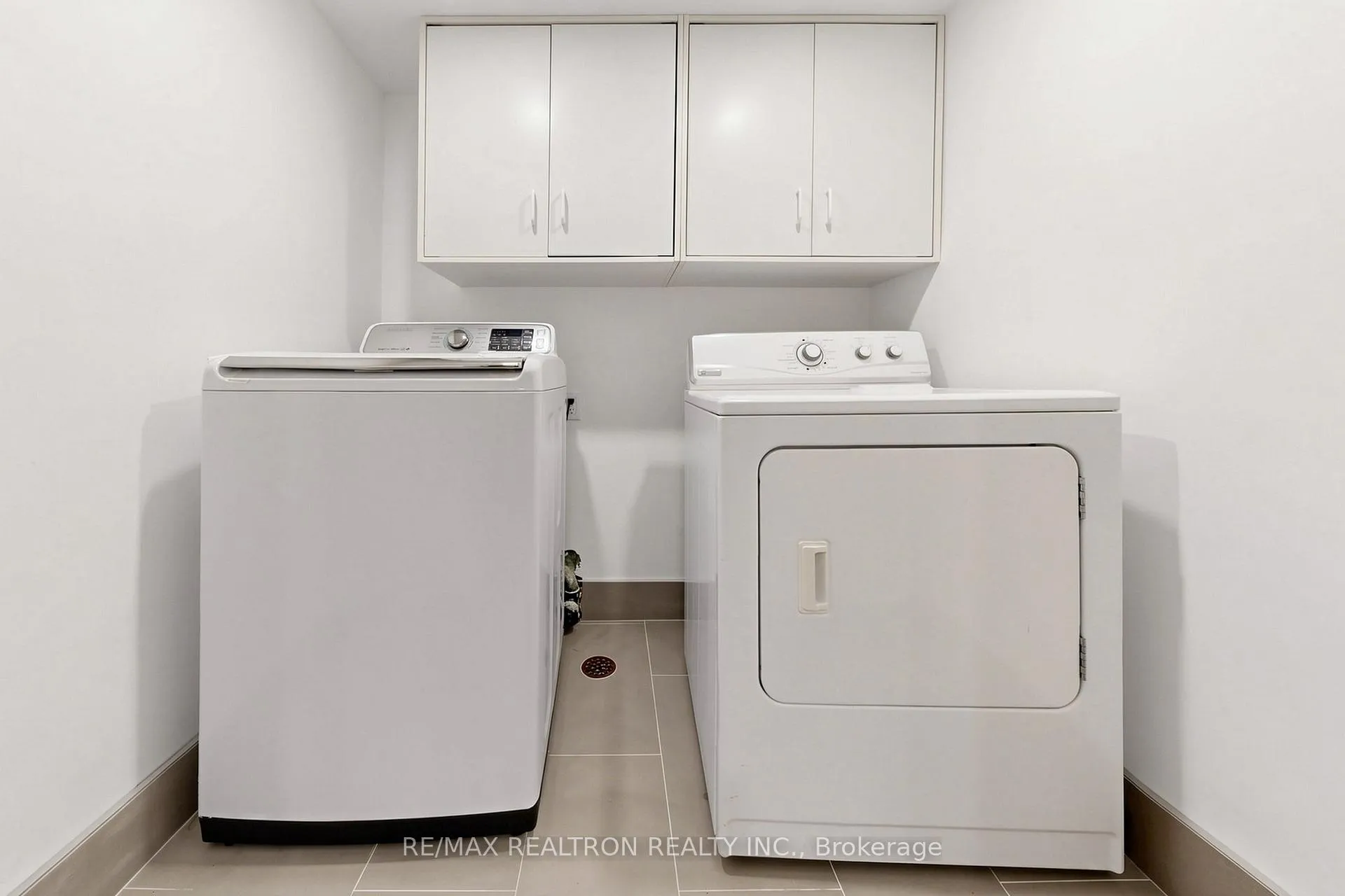 Photo 45 of 24 Drummond Drive, Vaughan, Maple — HOMEH