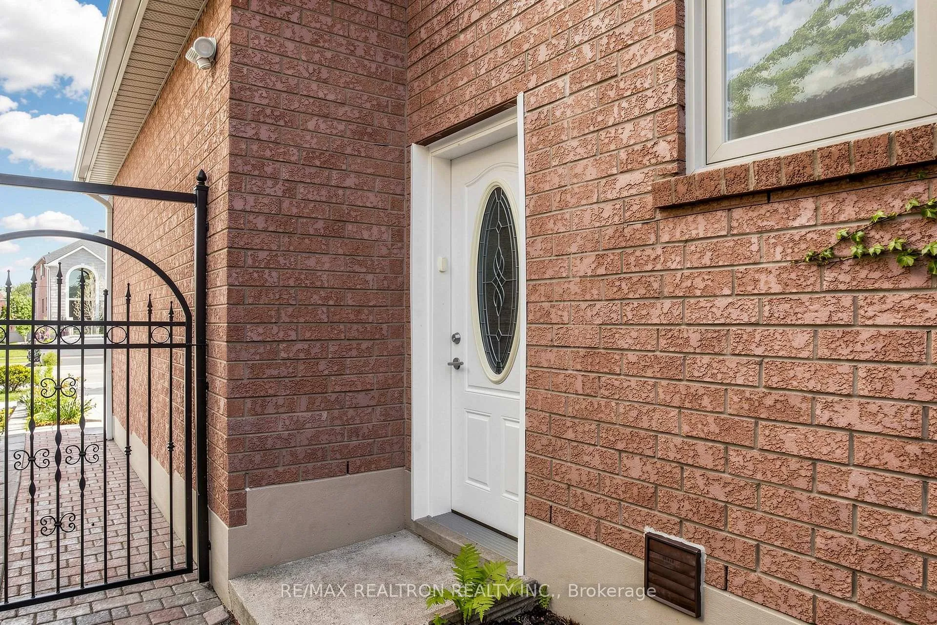 Photo 47 of 24 Drummond Drive, Vaughan, Maple — HOMEH