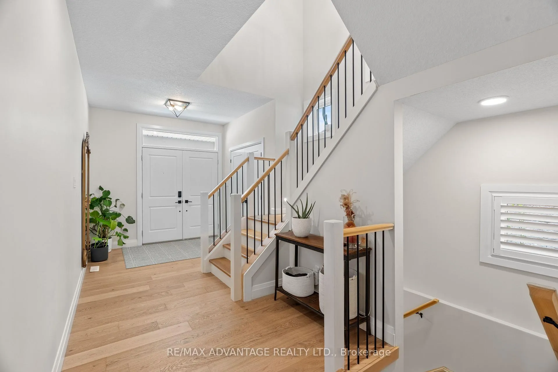 Photo 4 of 94 Mill Pond Crescent, Thames Centre, Dorchester — HOMEH