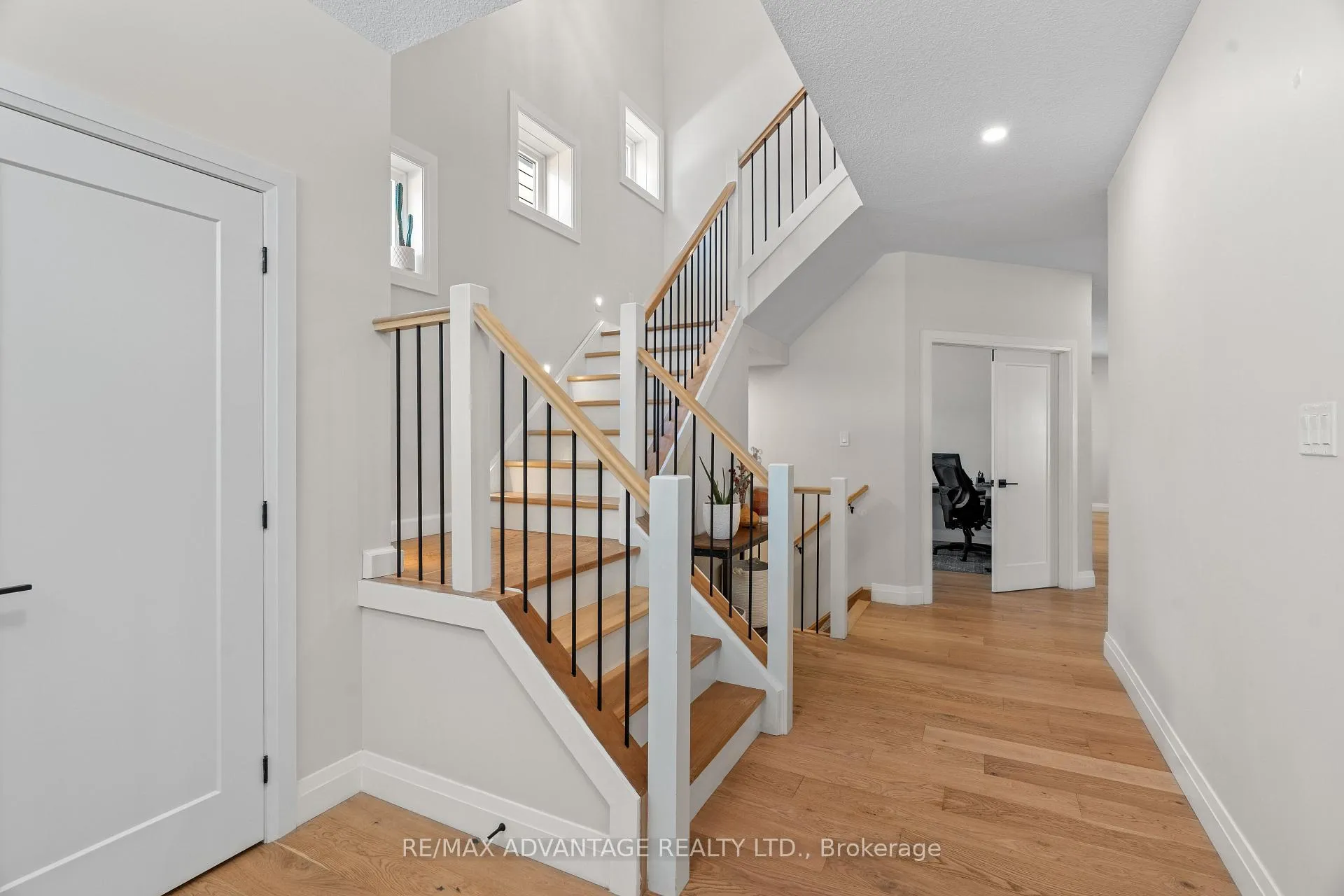 Photo 15 of 94 Mill Pond Crescent, Thames Centre, Dorchester — HOMEH