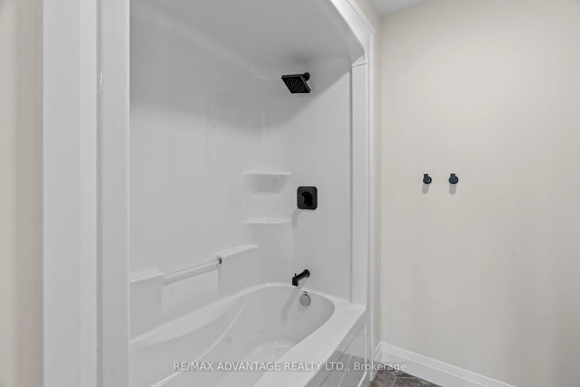 Photo 29 of 94 Mill Pond Crescent, Thames Centre, Dorchester — HOMEH