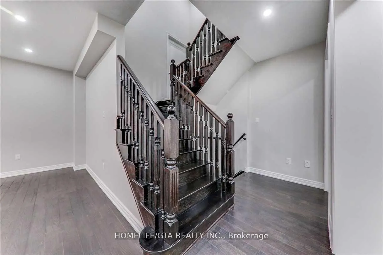 Photo 19 of 112 Elderslie Crescent, Vaughan, Kleinburg — HOMEH