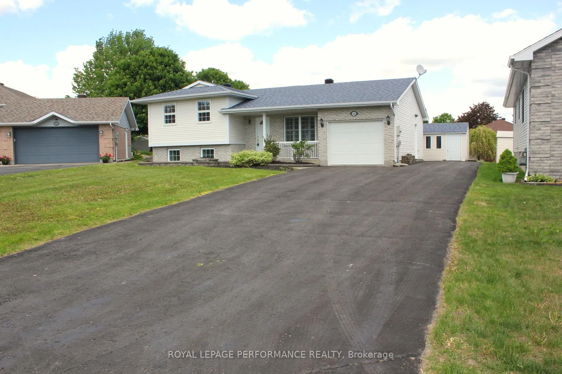 Photo 2 of 141 Markell Crescent, Cornwall — HOMEH