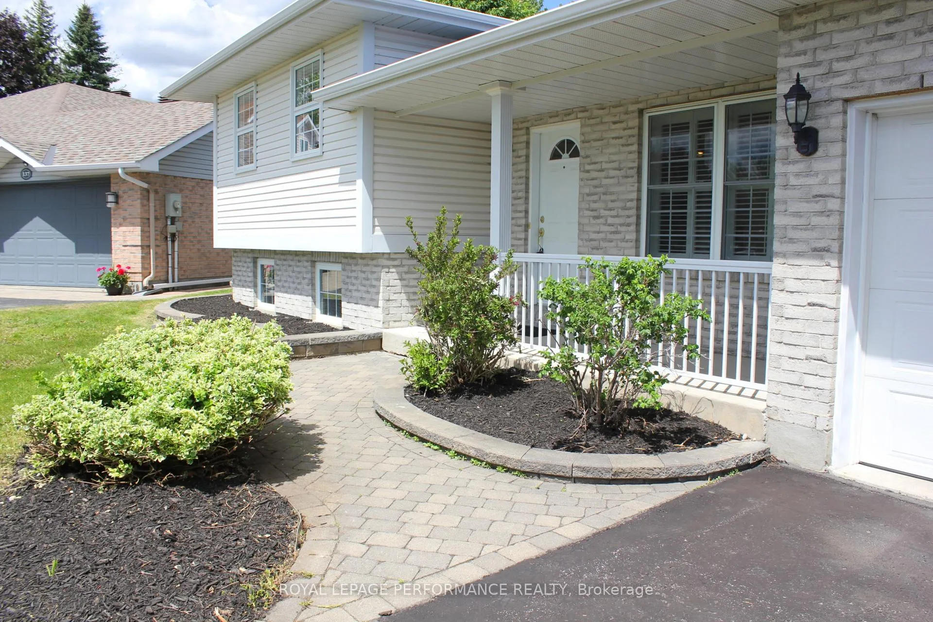 Photo 3 of 141 Markell Crescent, Cornwall — HOMEH