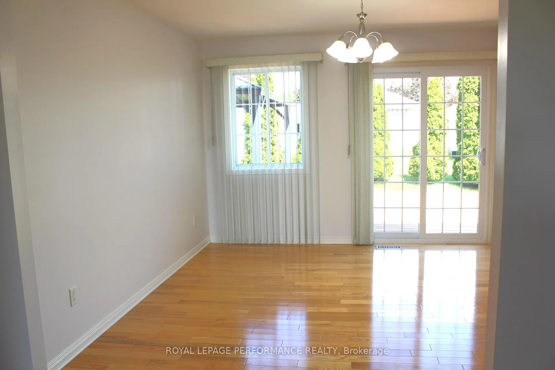 Photo 10 of 141 Markell Crescent, Cornwall — HOMEH