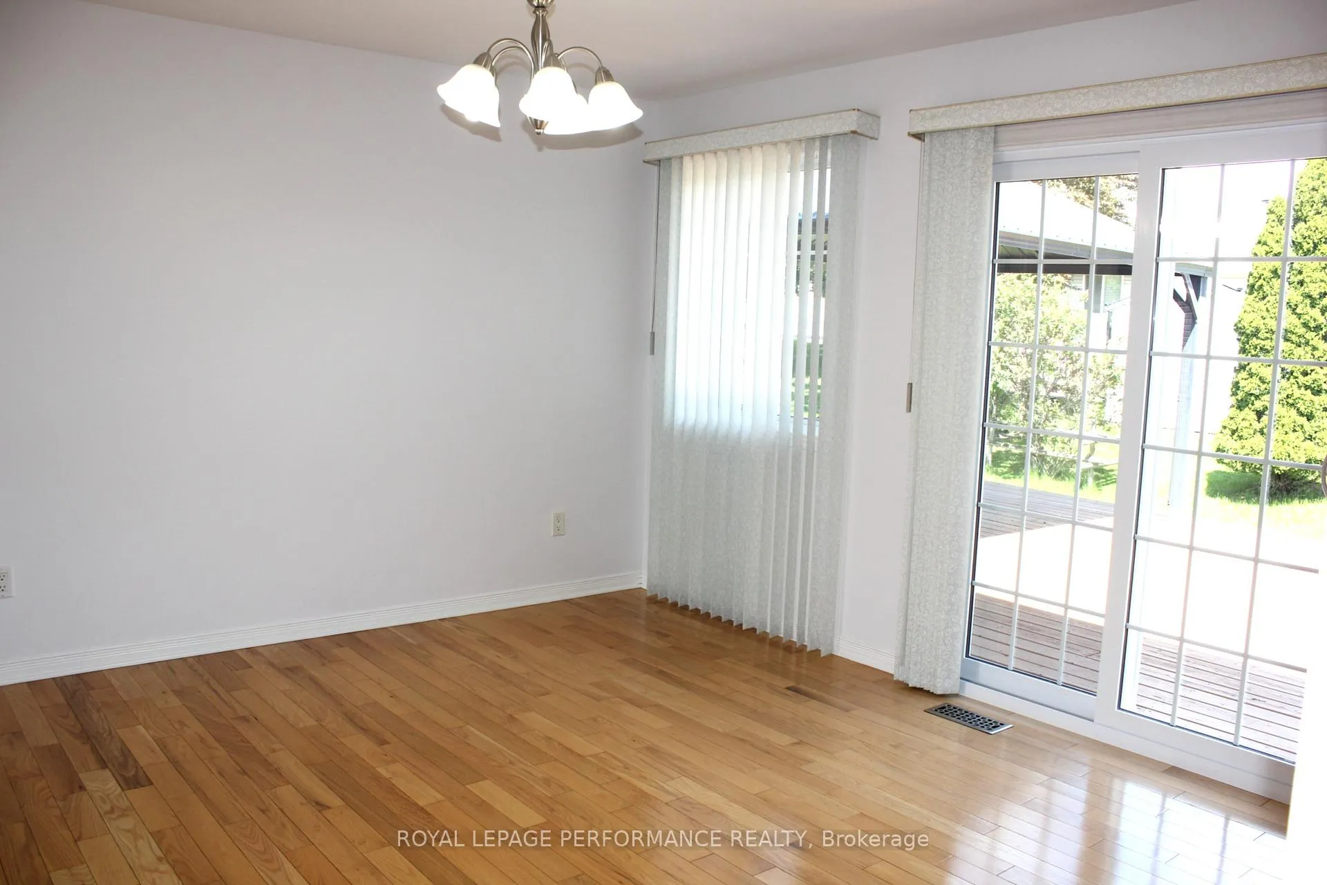 Photo 12 of 141 Markell Crescent, Cornwall — HOMEH