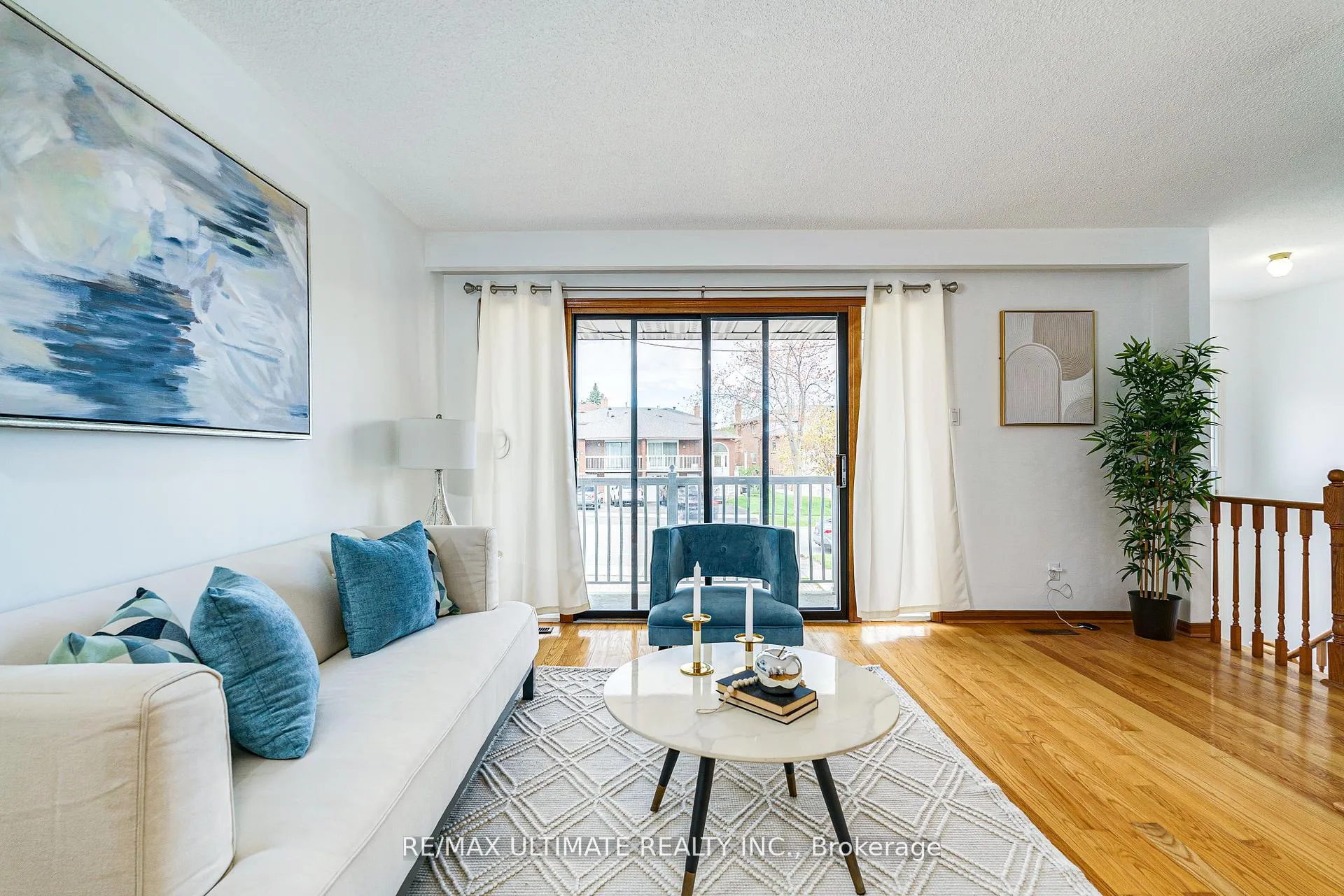 Photo 3 of 196 Meadows Boulevard, Mississauga, Rathwood — HOMEH