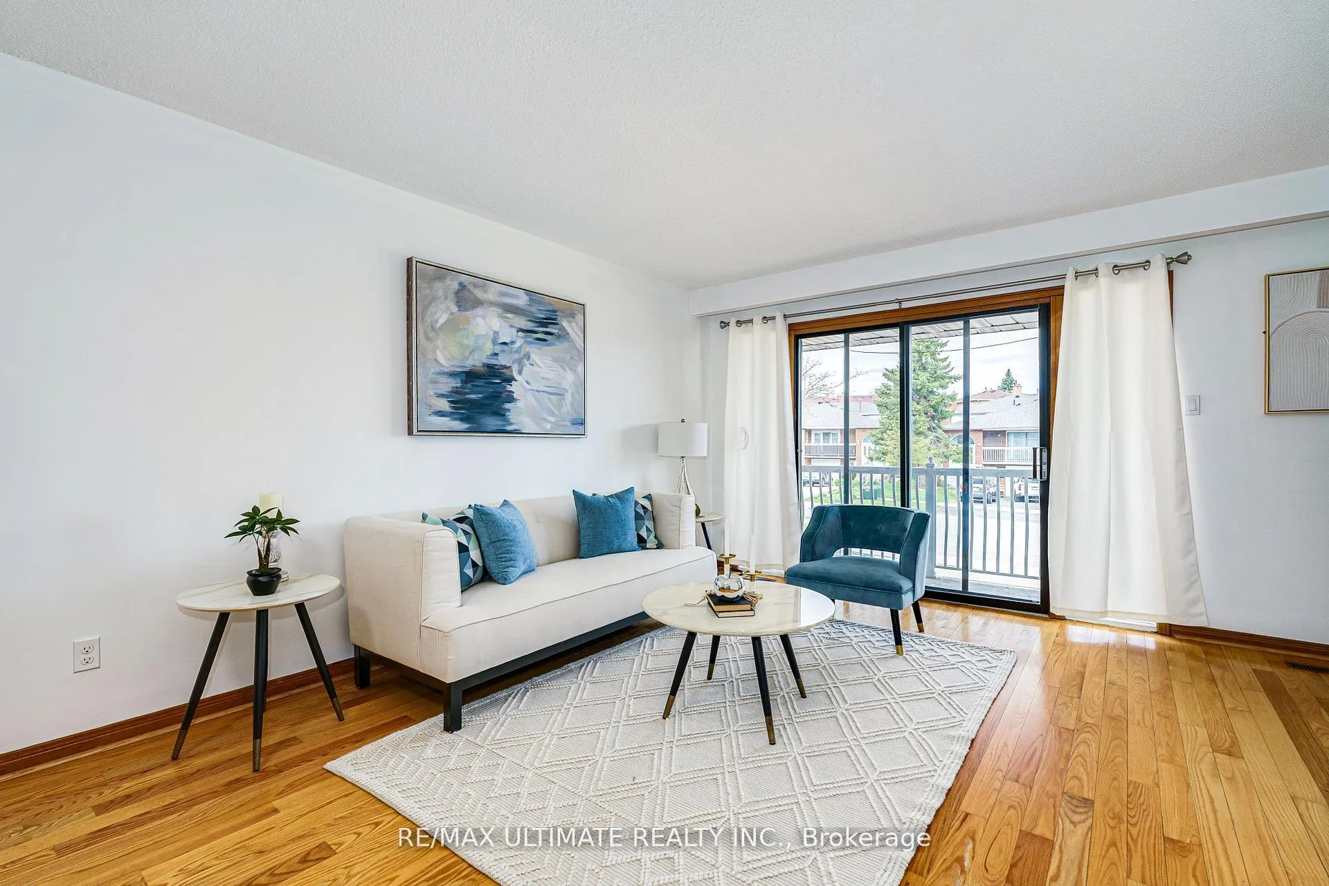Photo 6 of 196 Meadows Boulevard, Mississauga, Rathwood — HOMEH