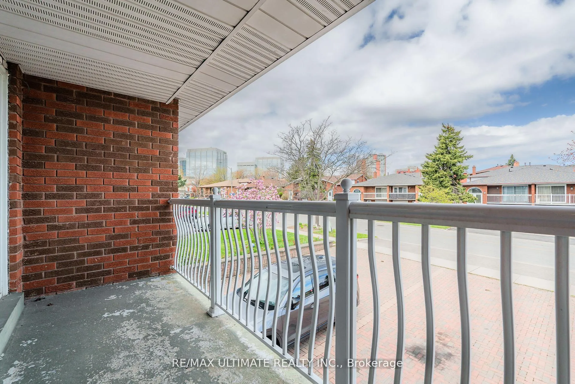 Photo 8 of 196 Meadows Boulevard, Mississauga, Rathwood — HOMEH