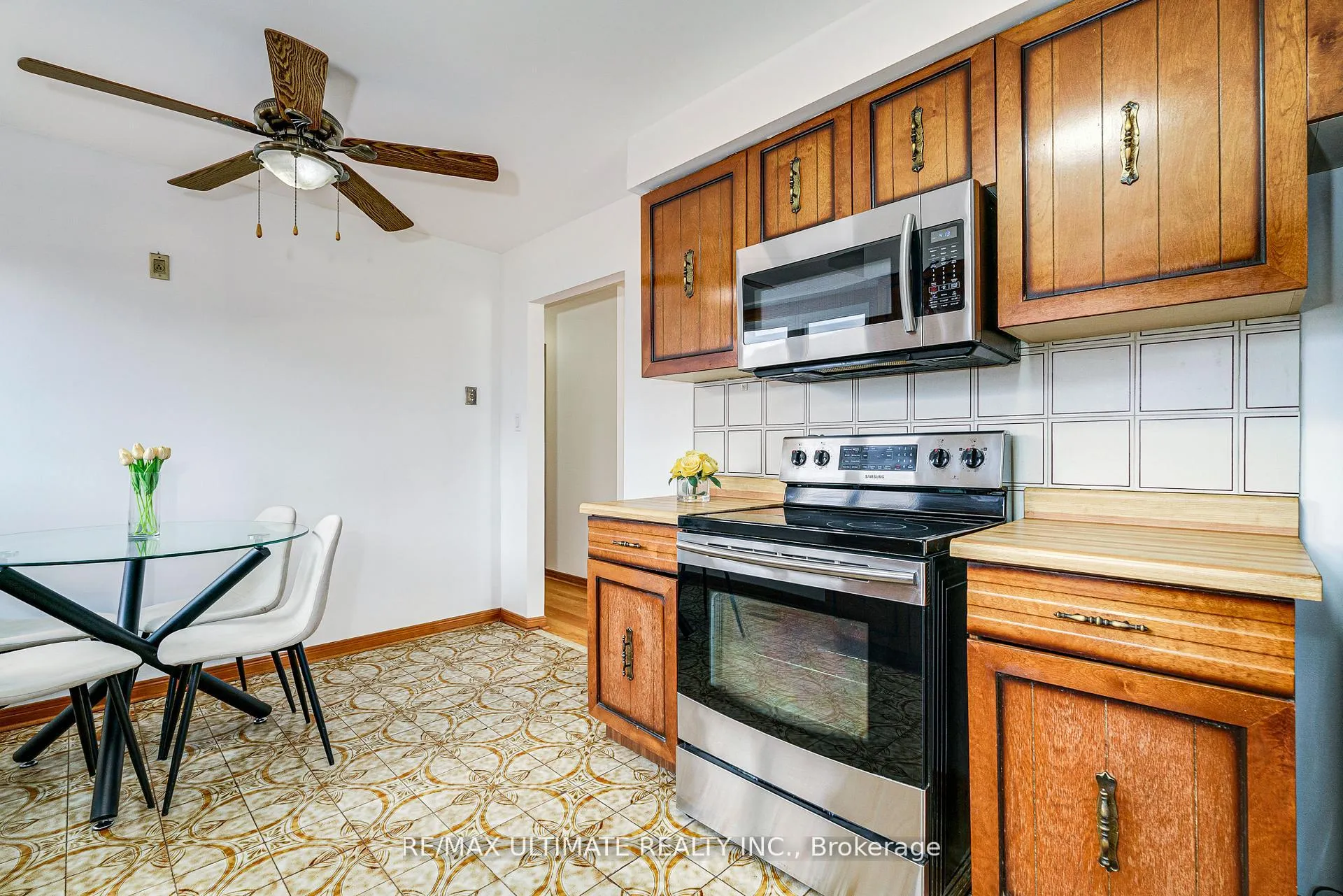 Photo 11 of 196 Meadows Boulevard, Mississauga, Rathwood — HOMEH