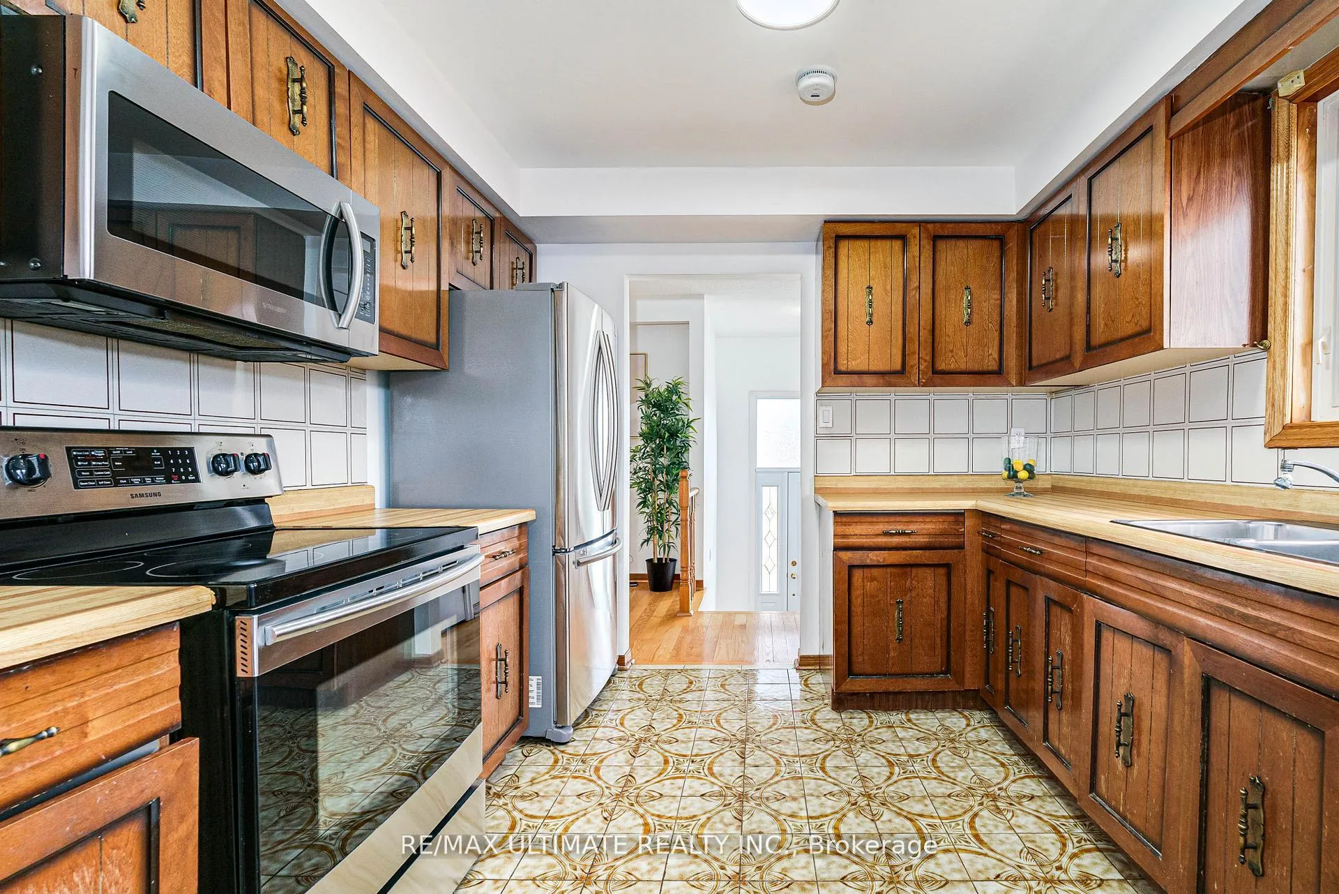 Photo 12 of 196 Meadows Boulevard, Mississauga, Rathwood — HOMEH